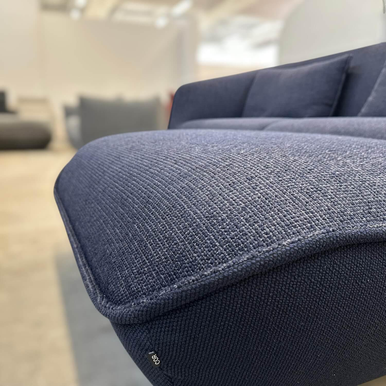 COR - Sofa Nook 36311 Stoff Außen 12039 Nachtblau Innen 8196 Indigo Blau Inklusive Hocker - 3