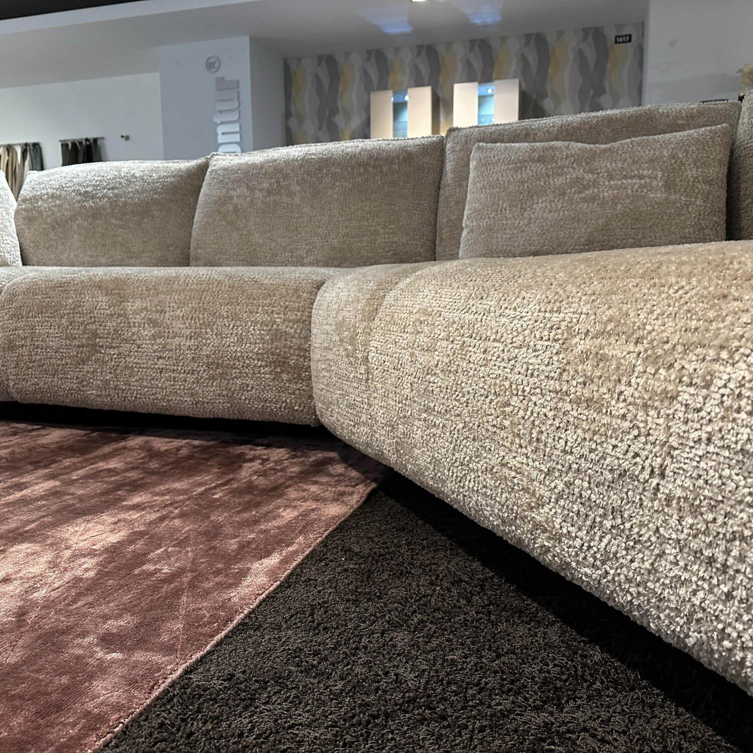 Contur - Trapezsofa Motone Stoff Lyon 170 Beige Füße Kunststoff Schwarz Mit Verstellung Inklusive Kissen - 3