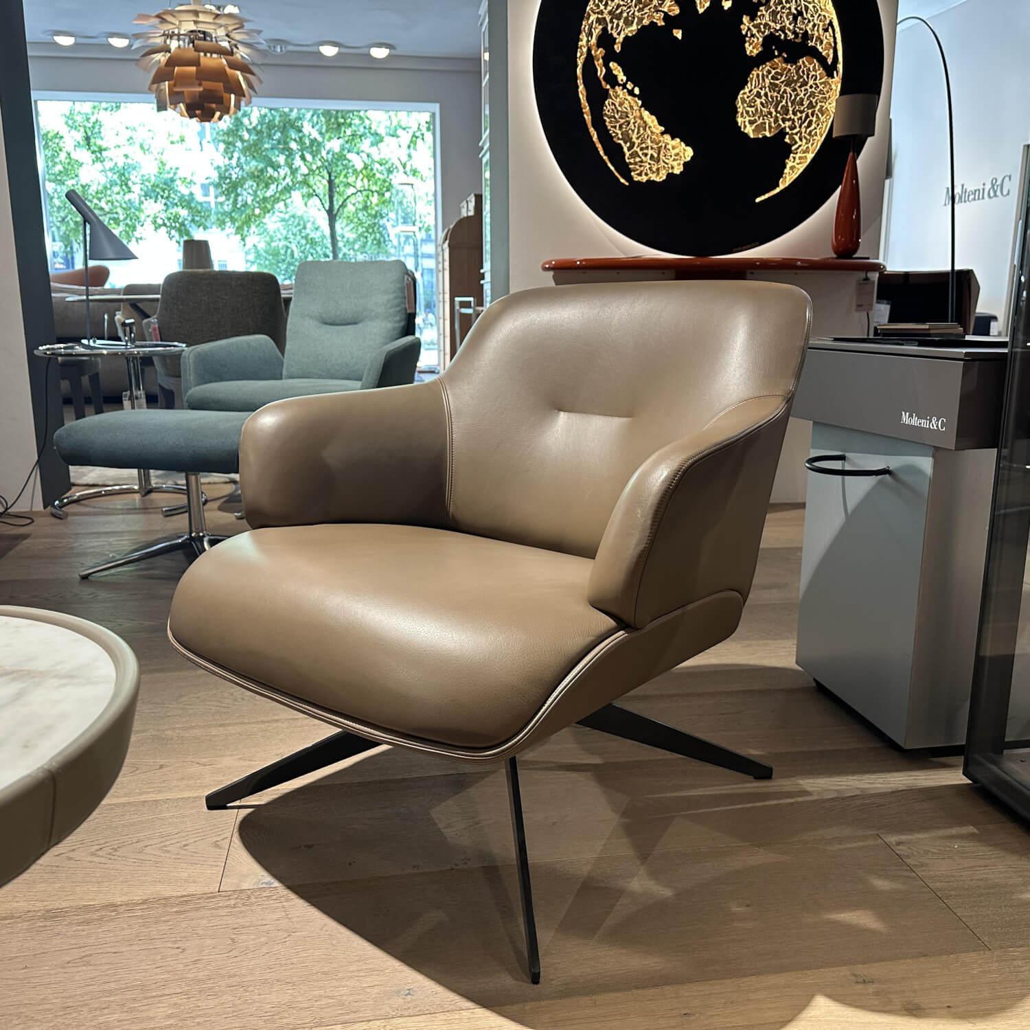 Molteni & C - Sessel Kensington Leder Unique UE130 Nussbaum Braun Drehgestell Metall Zinnfarbig Hochglänzend - 5