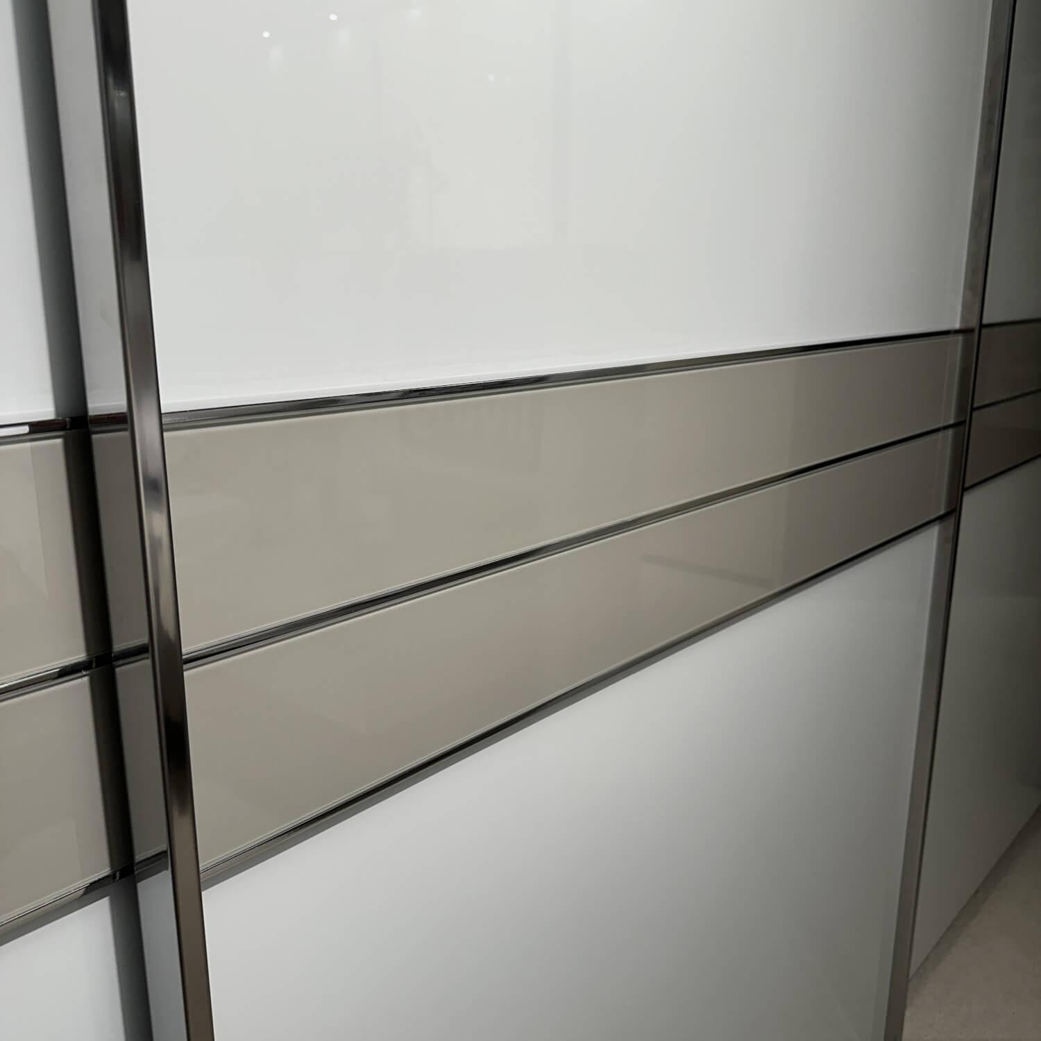 Wiemann - Schlafzimmer IL 1009 Dekor Kieselgrau Glas Weiss Nachtkommoden Schrank Bett Ohne Matratzen Und Lattenrost - 26