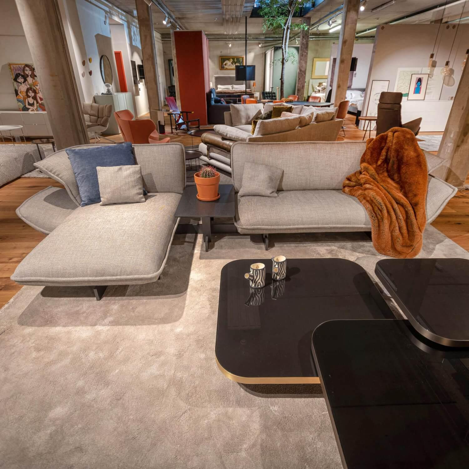 Cassina - Sofa system Beam fabric Marocco 13 Sabbia base frame lacquered aluminum - 2