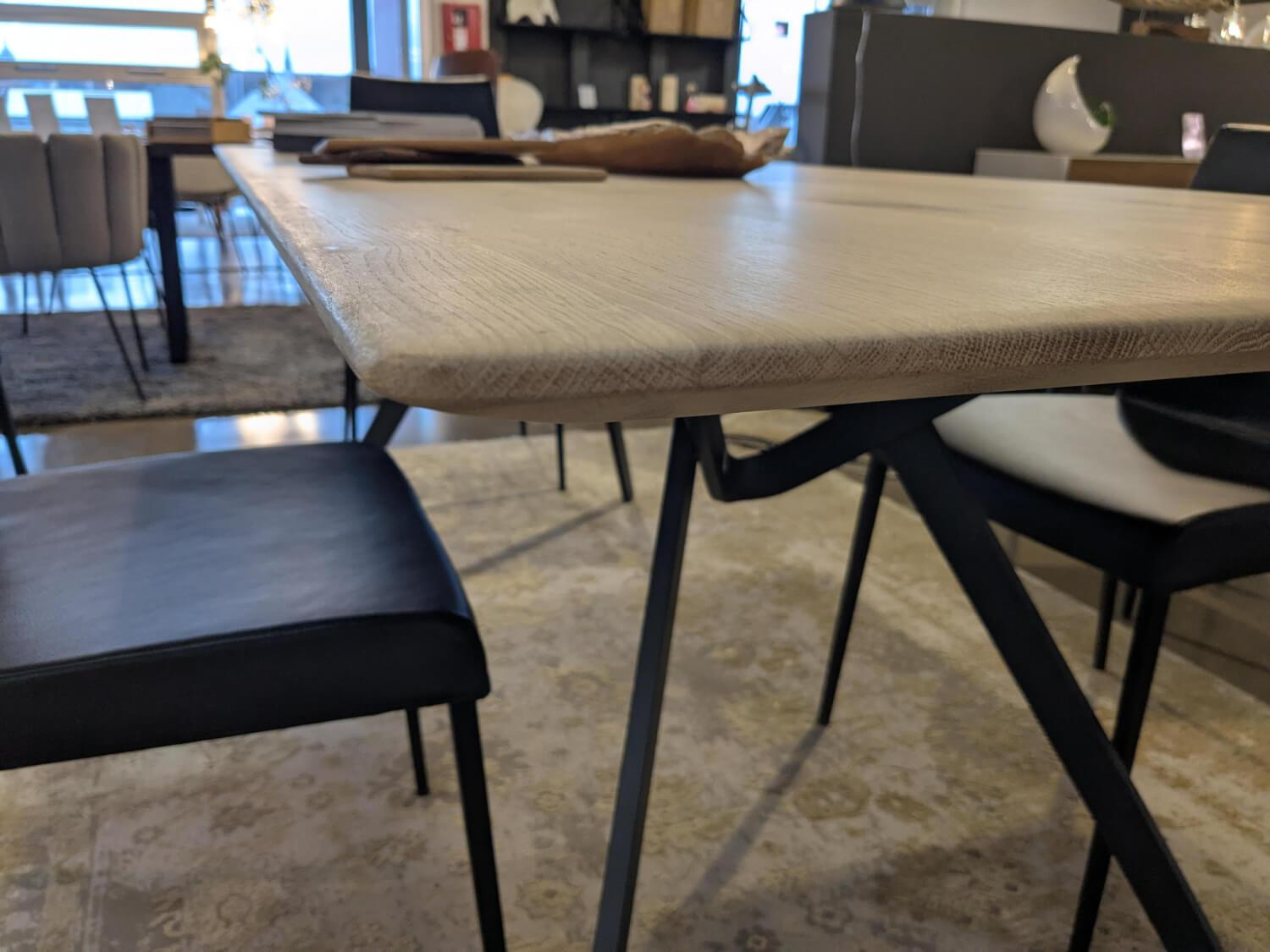 Wimmer - Esstisch linja Rustikale Asteiche Hartwachsöl Bianco Gestell Metall Anthrazit - 2