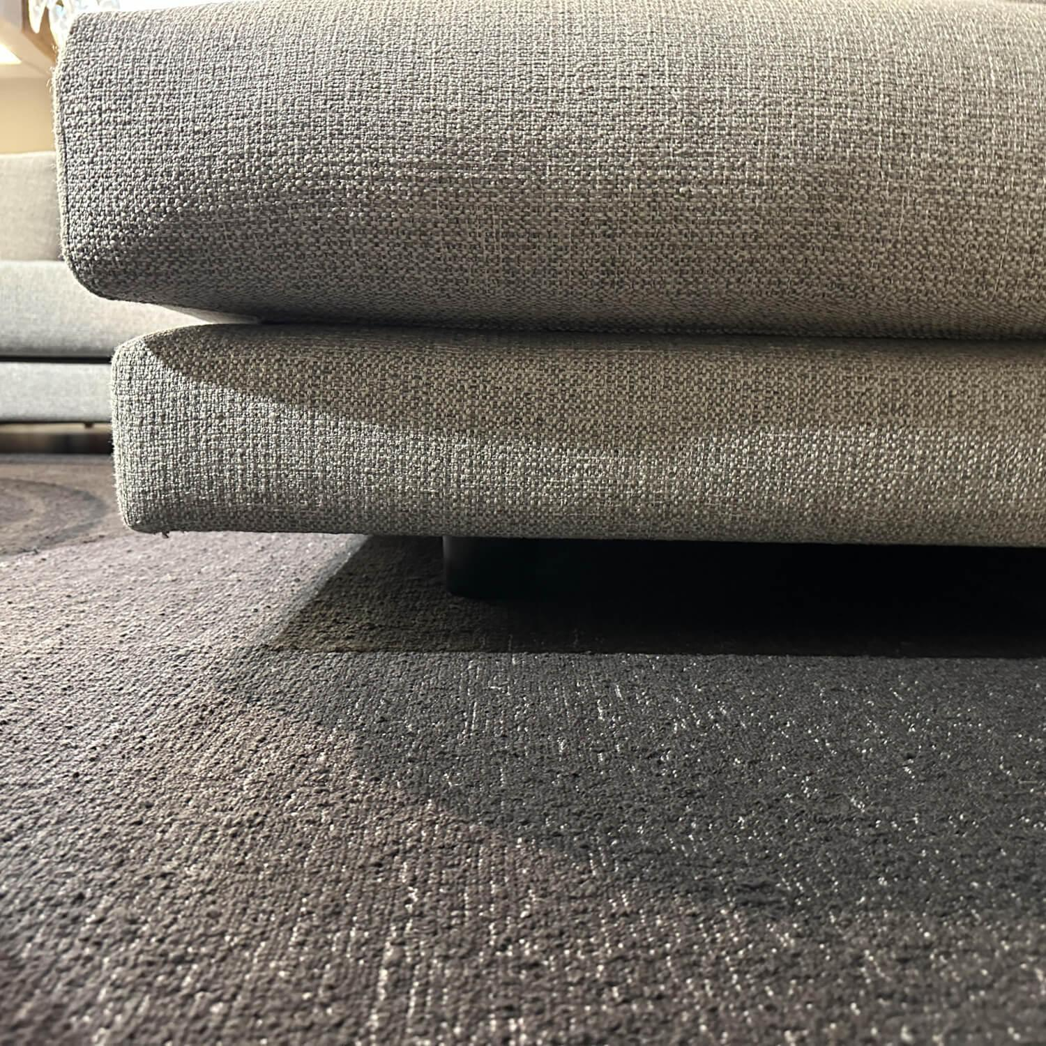 Violetta - Ecksofa Vesna Stoff M107 22 Lichtgrau Mit Verdeckten Gleitern Inklusive 4 Rückenkissen Mit Rollen - 8