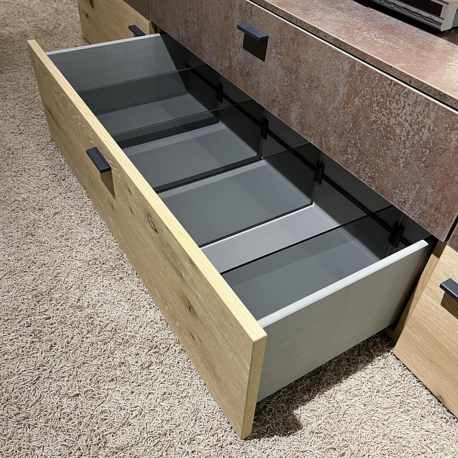 Gwinner - Wohnwand Mondo Cantato CN7 Balkeneiche Natur 2205 Akzent Rostoptik - 8