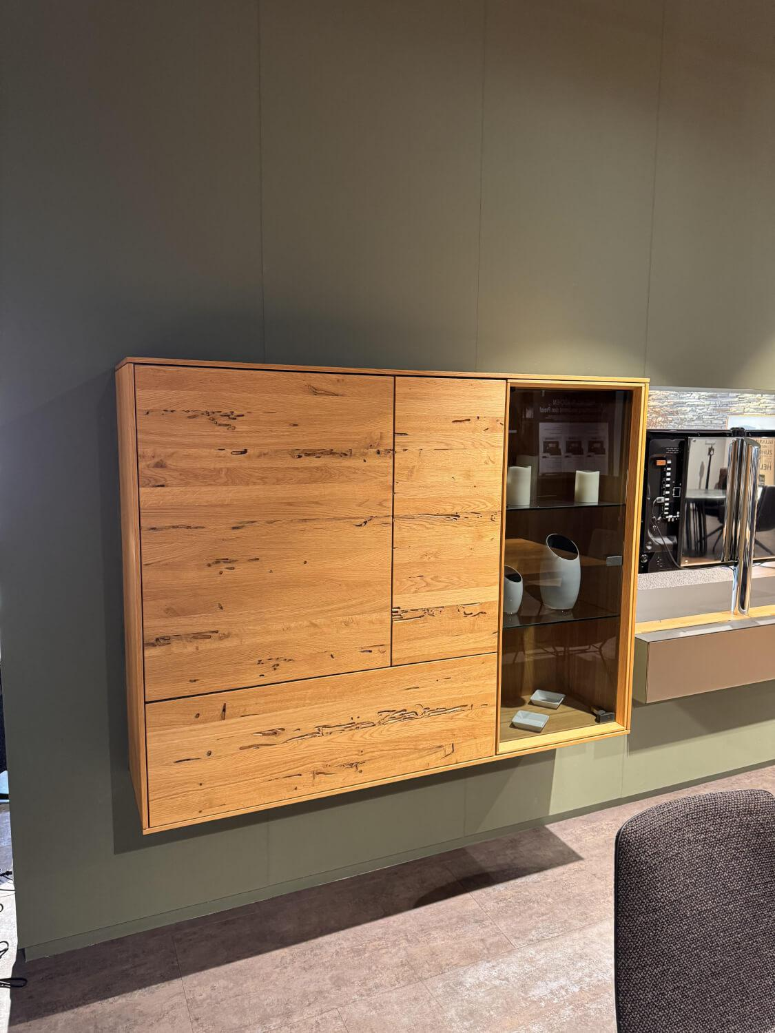 Team 7 - Hängeschrank Eiche Natur Front Venedig Eiche Natur Und Rauchglas Mit Beleuchtung - 3