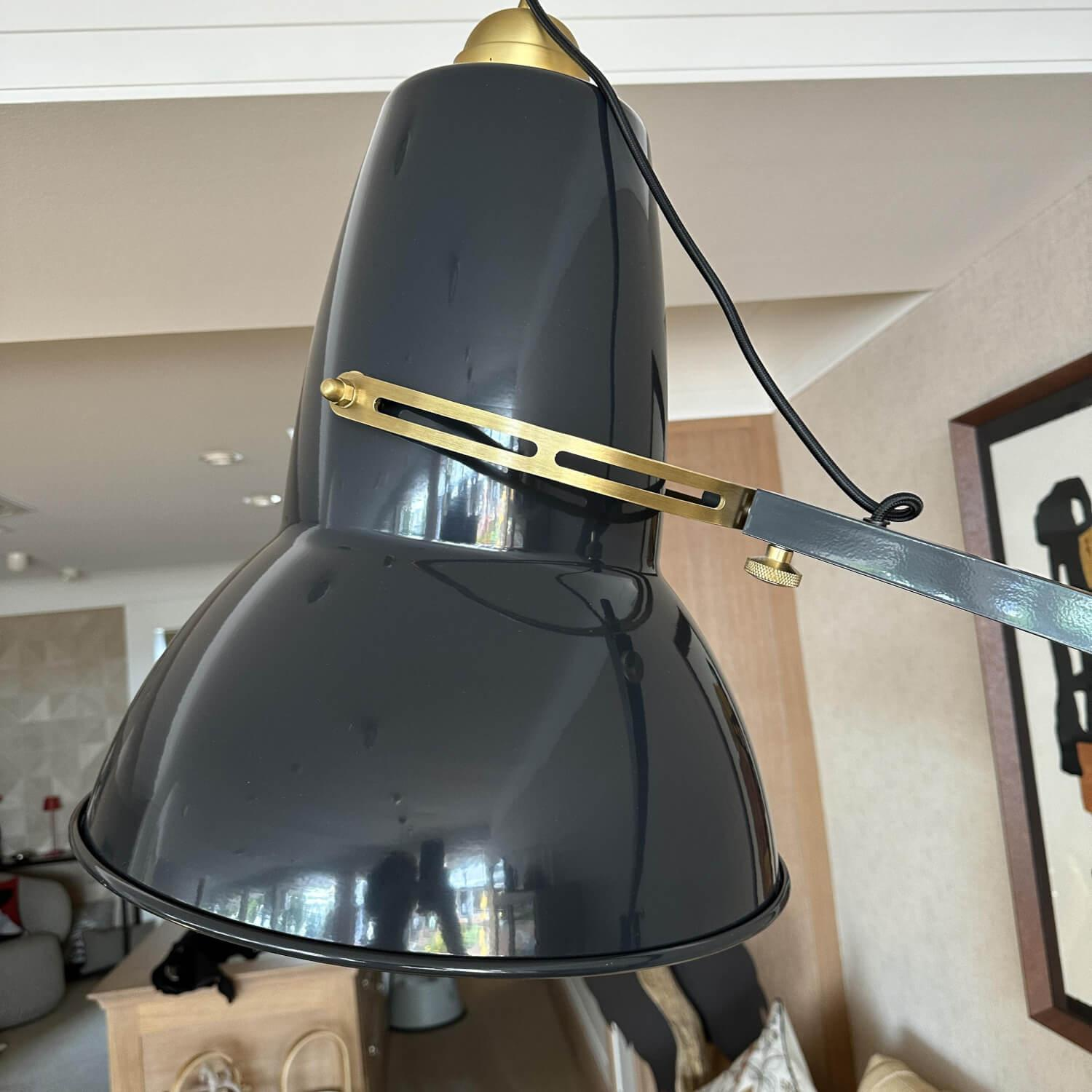 Anglepoise - Stehleuchte Giang Brass Gusseisen Dunkelgrau Messing - 6