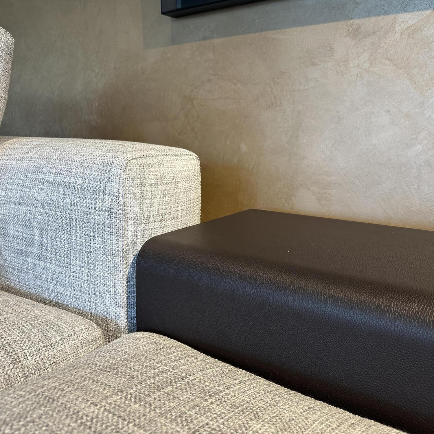 Minotti - Polstergruppe Connery Stoff Double 02 Ghiaccio Grau Ablage Leder Aspen Schwarz Mit Kissen - 2