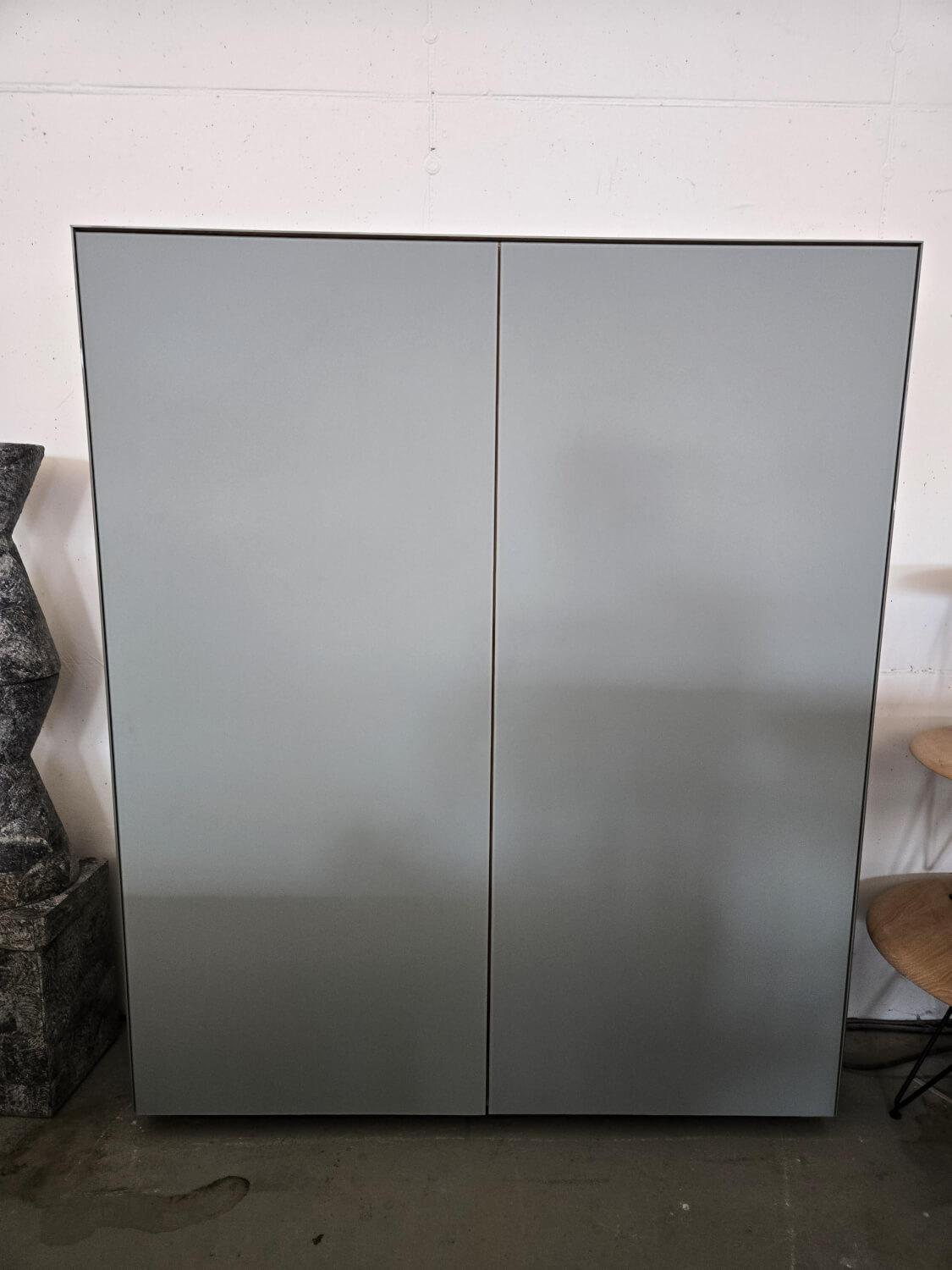 Scholtissek - Geschirrschrank Novus Korpus Knorrige Eiche Rustikal Natur Geölt Front Glas Verkehrsgrau Matt Grau - 3