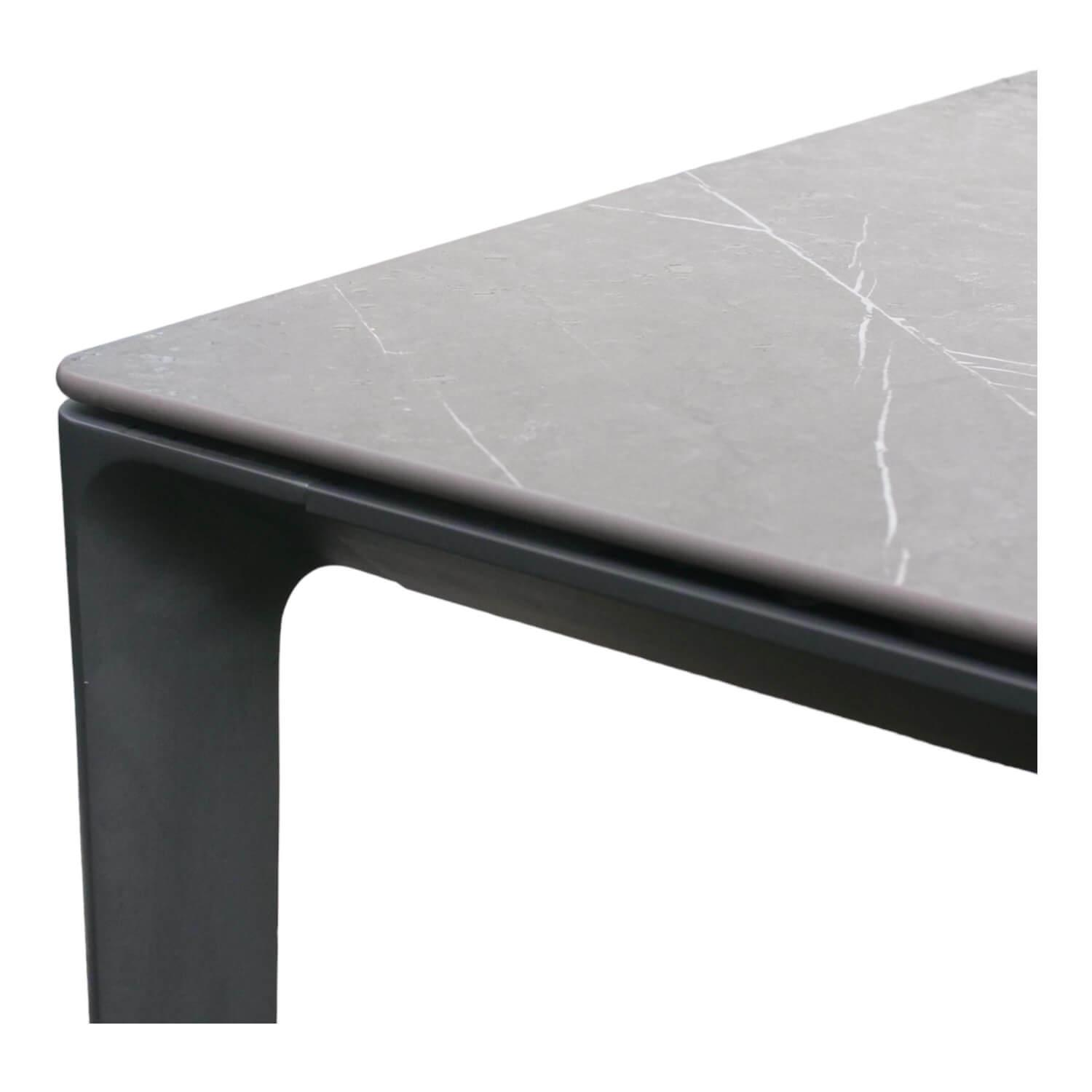 Gloster - Table Carver Outdoor Table Top Ceramic Nero Meteor Dark Grey Frame Powder-coated Aluminum Meteor Anthracite - 2