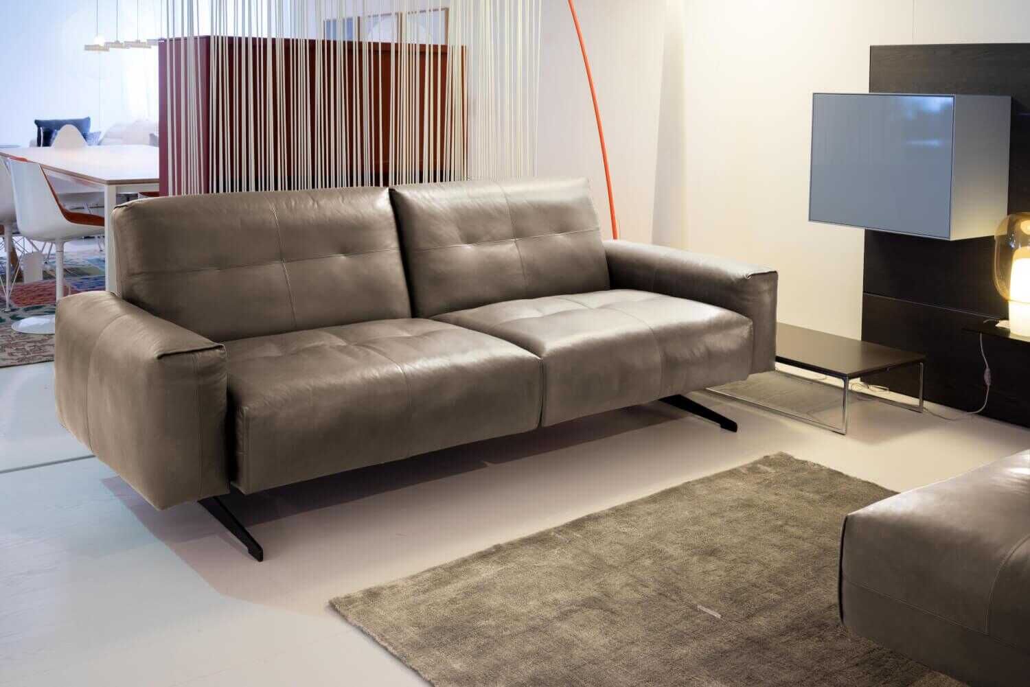 rolf-benz-sofa-50-leder-braun-kufe-schwarz-mit-hocker-c8e1bafa9cca Rolf Benz - Sofa 50 Leder Braun Kufe Schwarz mit Hocker - 5
