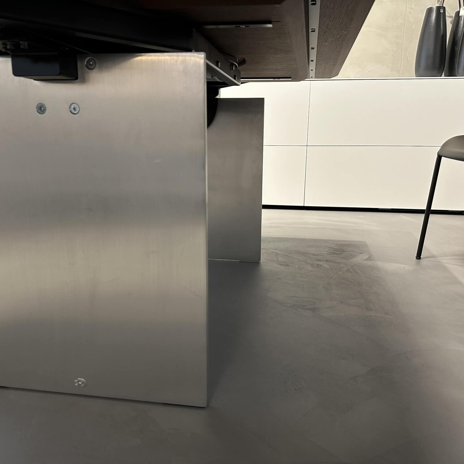 Draenert - Esstisch Atlas Platte Naturholz Amerikanischer Nussbaum Gestell Metall - 4