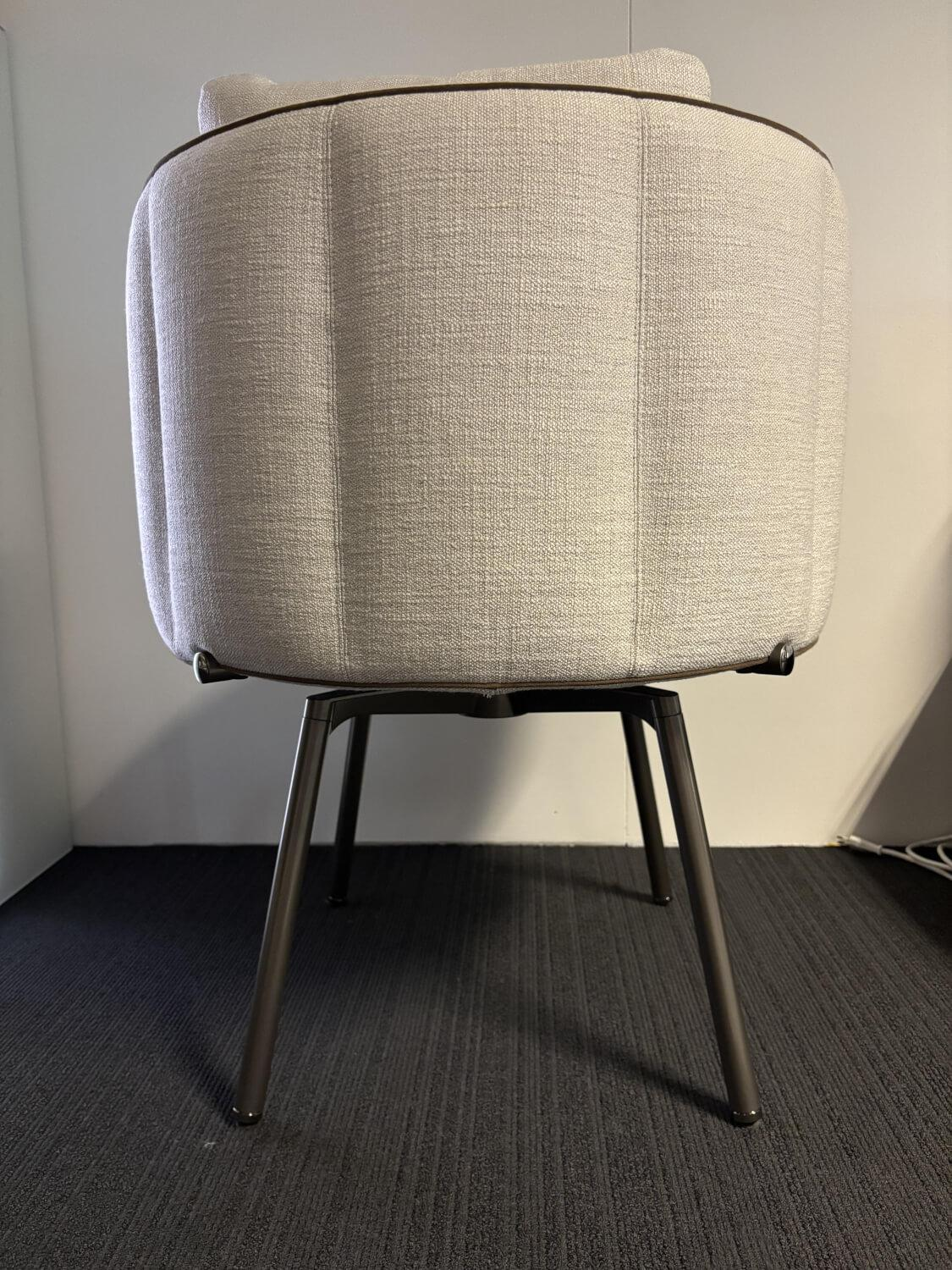 Minotti - Drehstuhl Torii Stoff Ecru Beige Gestell Metall Bronze Drehbar - 8
