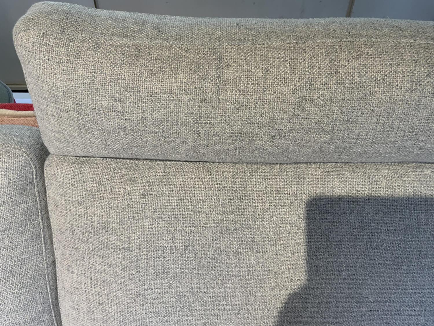 COR - Sofa Conseta Stoff 93 Lichtgrau Kufen Chrom mit 2 Armlehnkissen und Kopfstütze - 21
