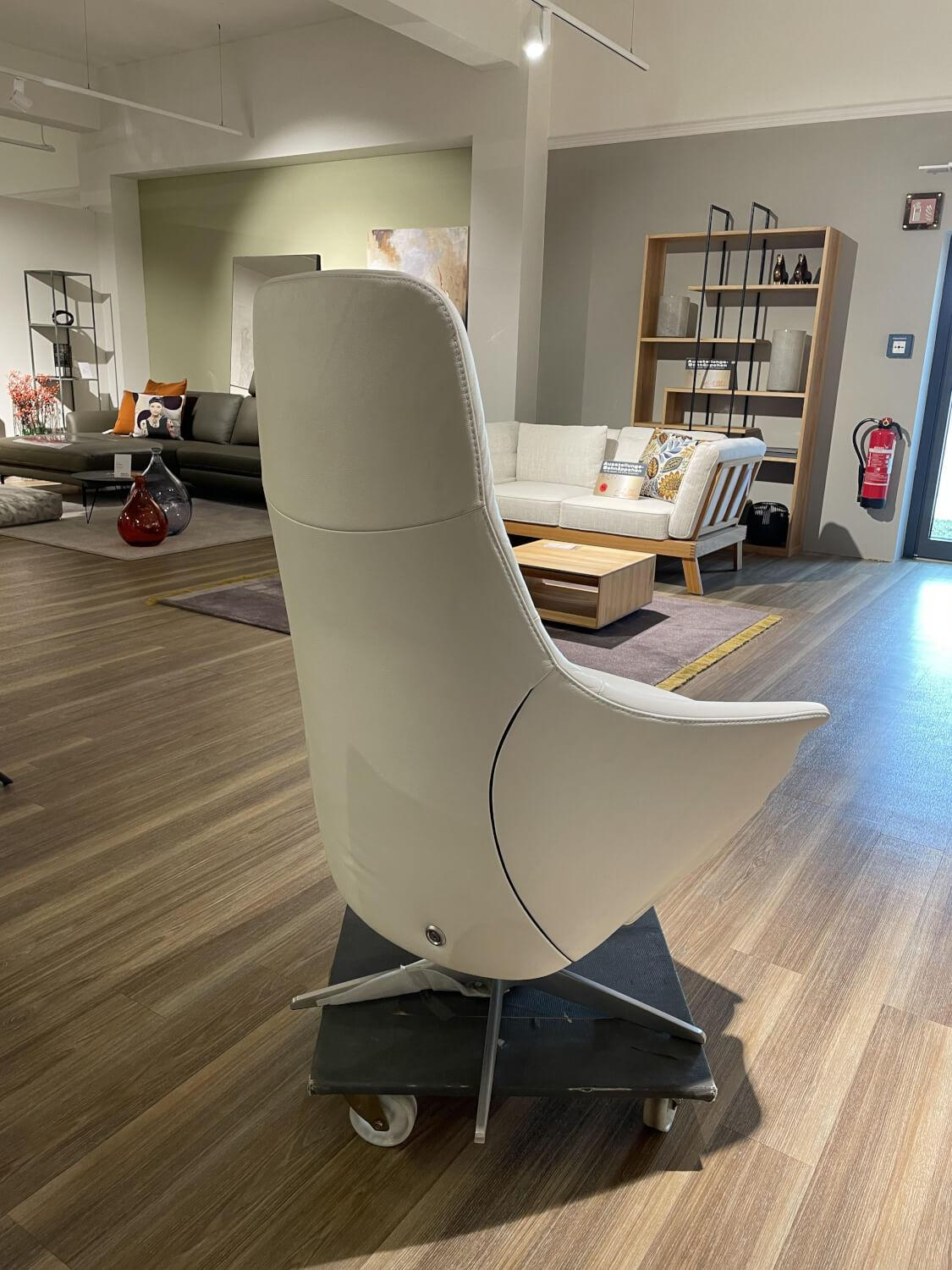 Paul Lindberg - Relaxsessel Luci - PL Leder Runner 9110 Weiß Gestell Edelstahl - 4