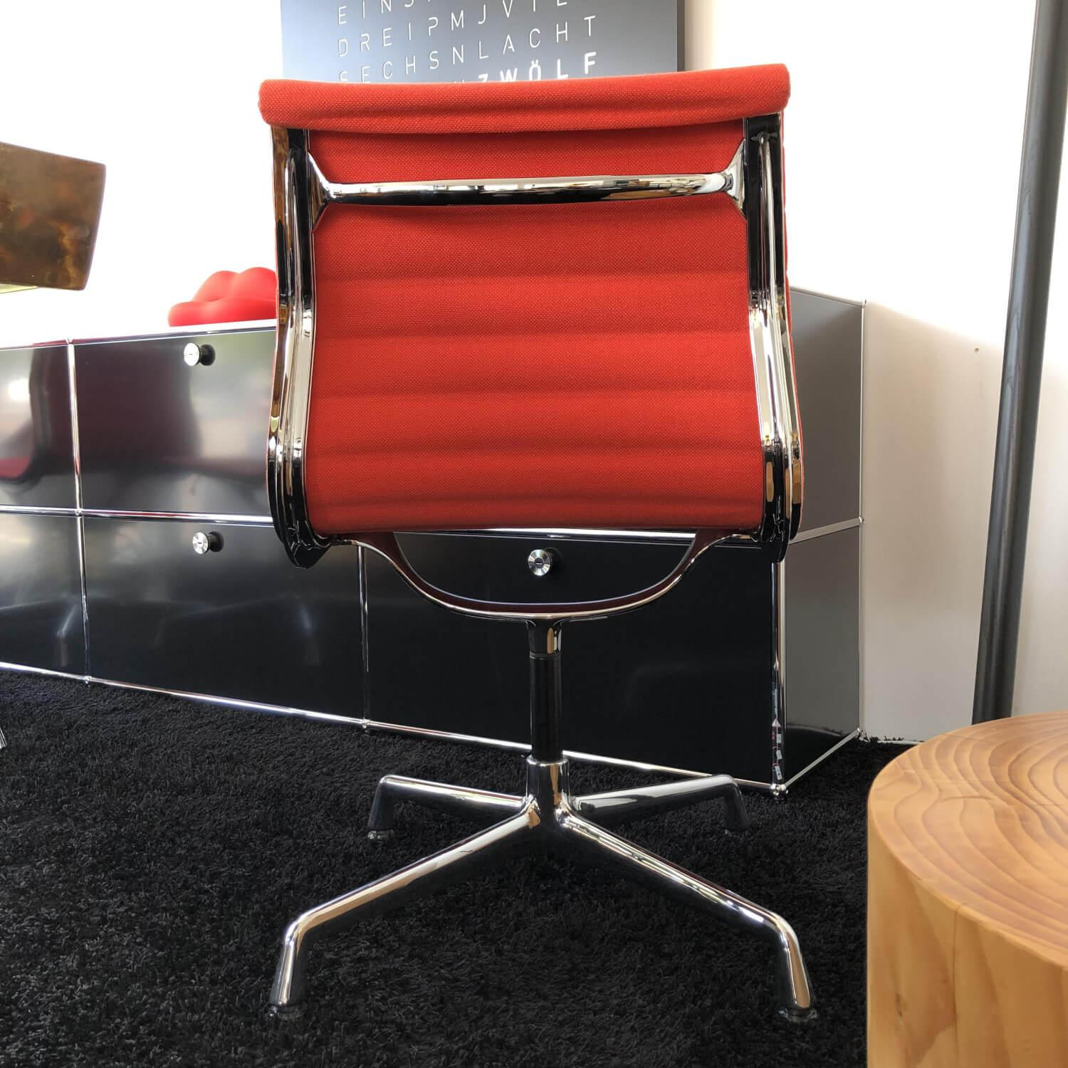 Stuhl Aluminium Chair EA 101 Stoff Hopsak Koralle Poppy Red Rot
