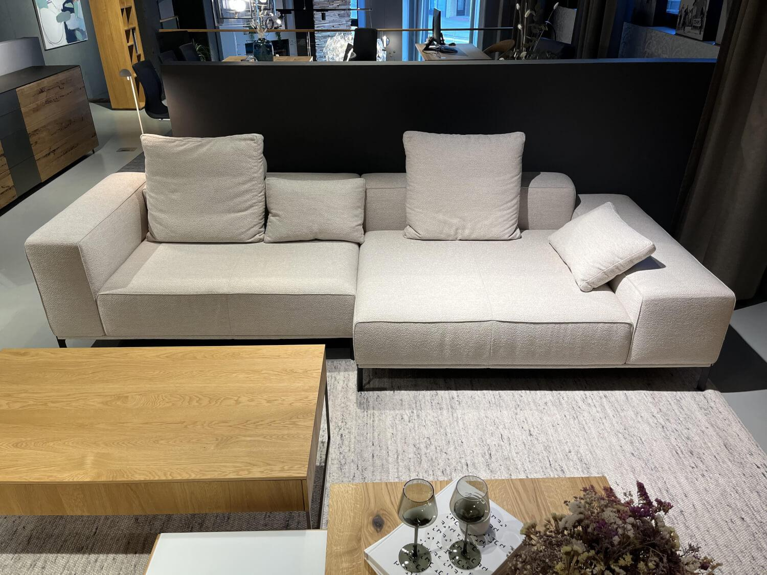 Durlet - Ecksofa Buenavista Cervo Ivory Beige Füße Stahl Schwarz Lackiert Inklusive Sofakissen - 7