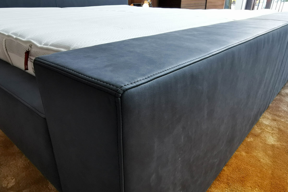 Möller Design - Polsterbett Brian Kopfteil A Niedrig Leder Novara 0523 Black Off Schwarz Fußplatte Holz Schwarz - 2