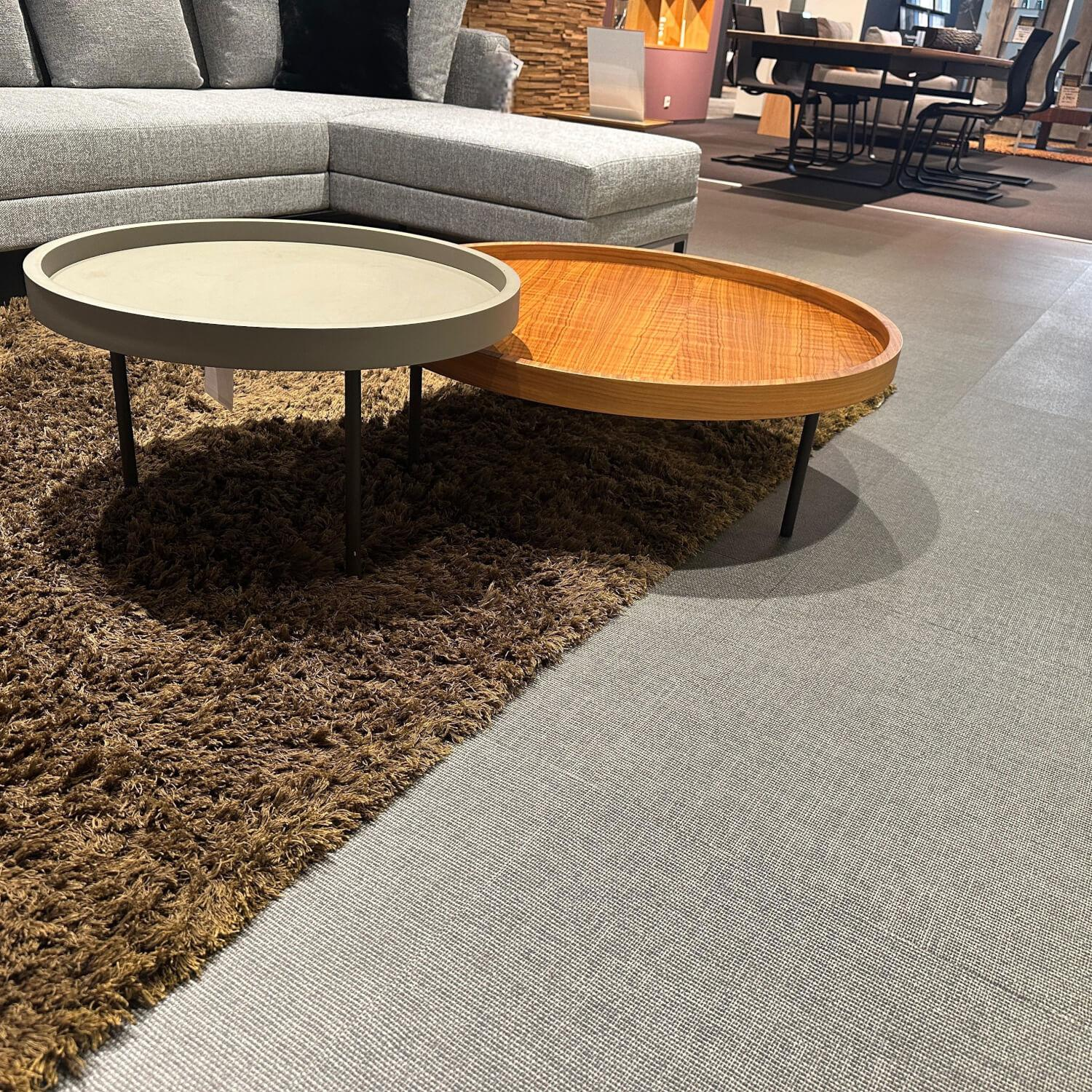 Ronald Schmitt Design - 2 Satztisch Platte Nussbaum Natur Lackiert Furniert Und MDF Softlack RAL 7006 Beige Grau Füße Schwarz Lackiert - 2