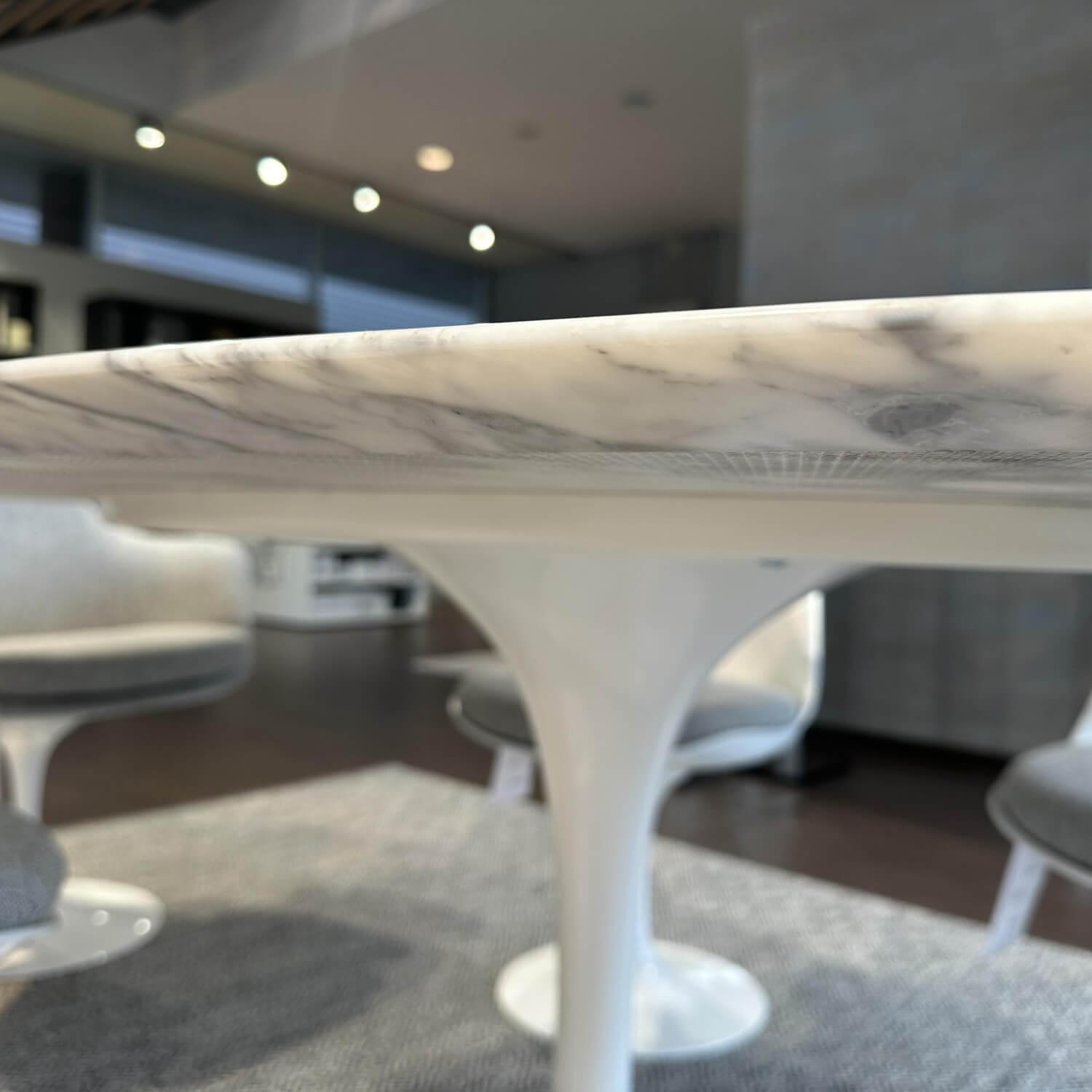 Essgruppe Saarinen Tisch Marmor Arabescato Weiß mit 6 drehbaren Tulip-Stühlen (Fullset, Empfehlung!) 