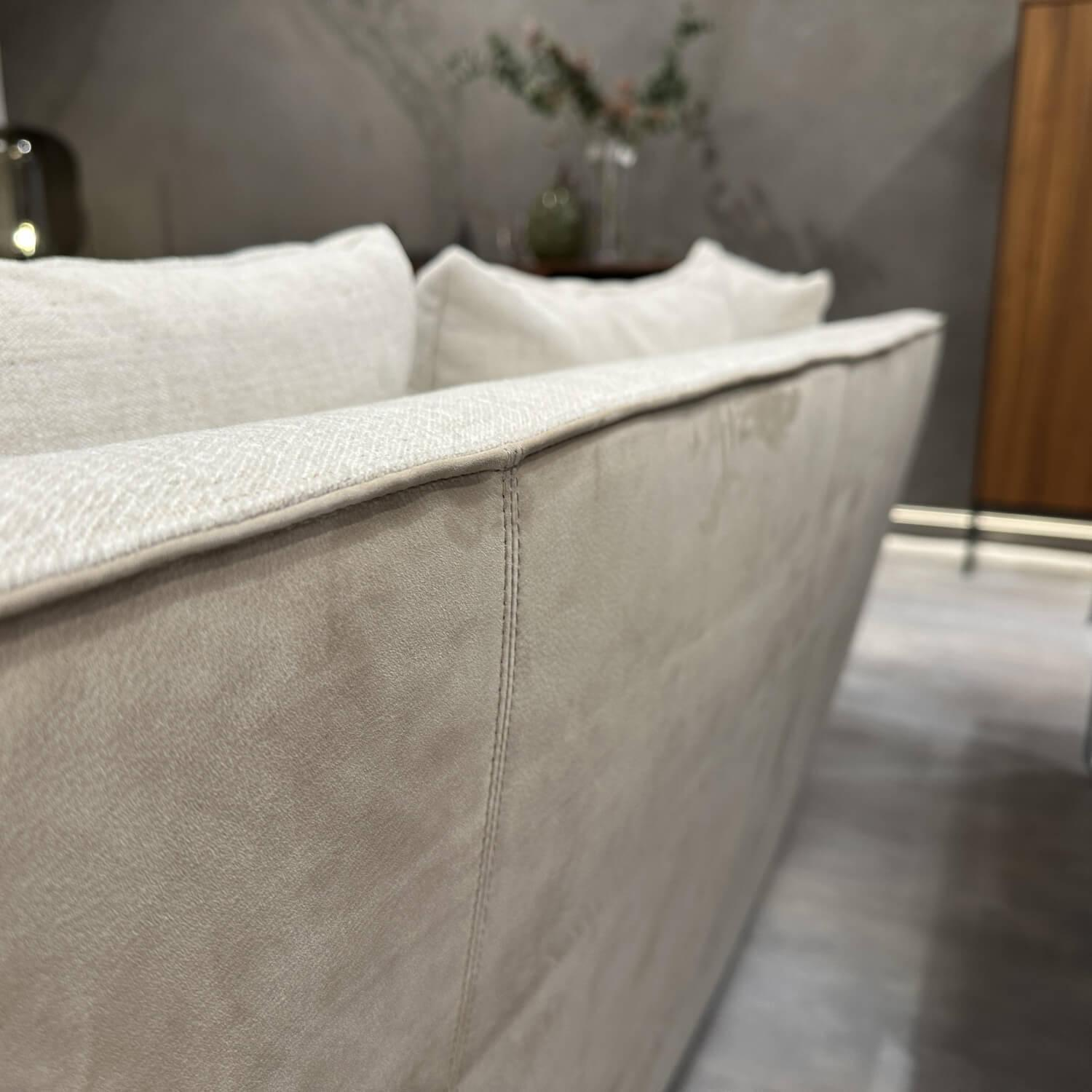 Walter Knoll - Sofa Ishino Innen Stoff Garbo 7737 Pearl Beige Weiß Außen Leder Velvet 1482 Sand Beige Sockel Lack Schwarz Mit Kissen - 5