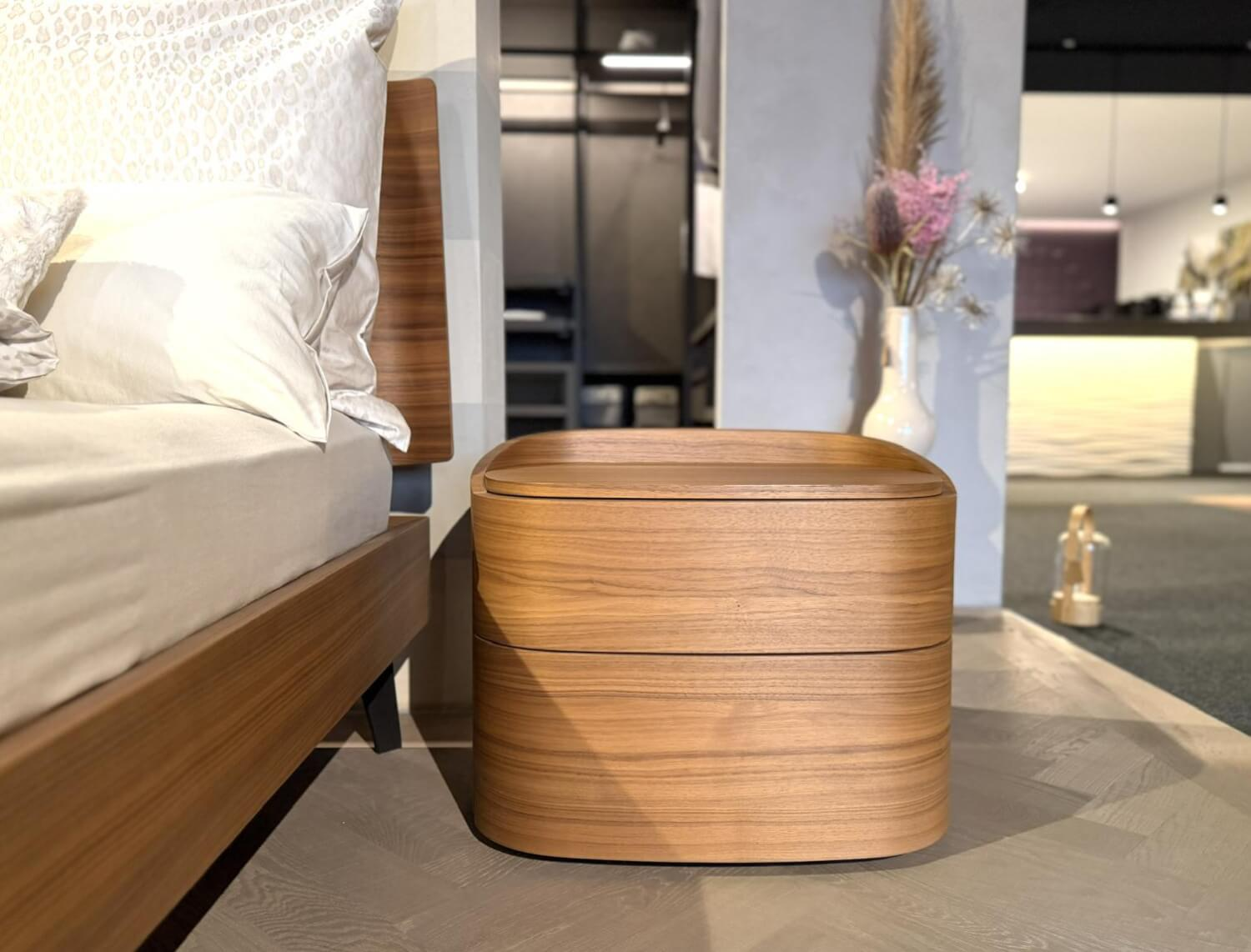 Nachttisch Babila Holz Nuss Canaletto