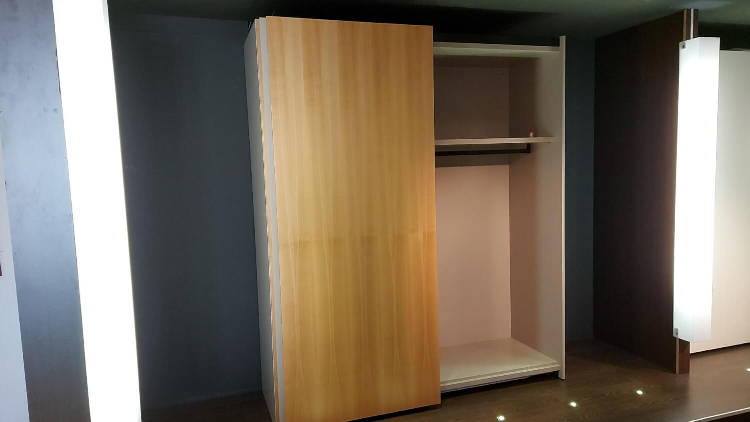 Kettnaker - Kleiderschrank Flat Edelholzfurnier Kirschbaum Schiebetüren Mit Lichtgrauer Mittelfuge Inklusive Fachböden Und Kleiderstangen - 5