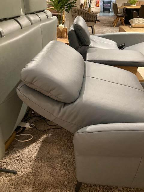 Natura - Sofa Fresno Zweisitzer Leder Mercury Blau Grau mit motorischer Verstellung - 5