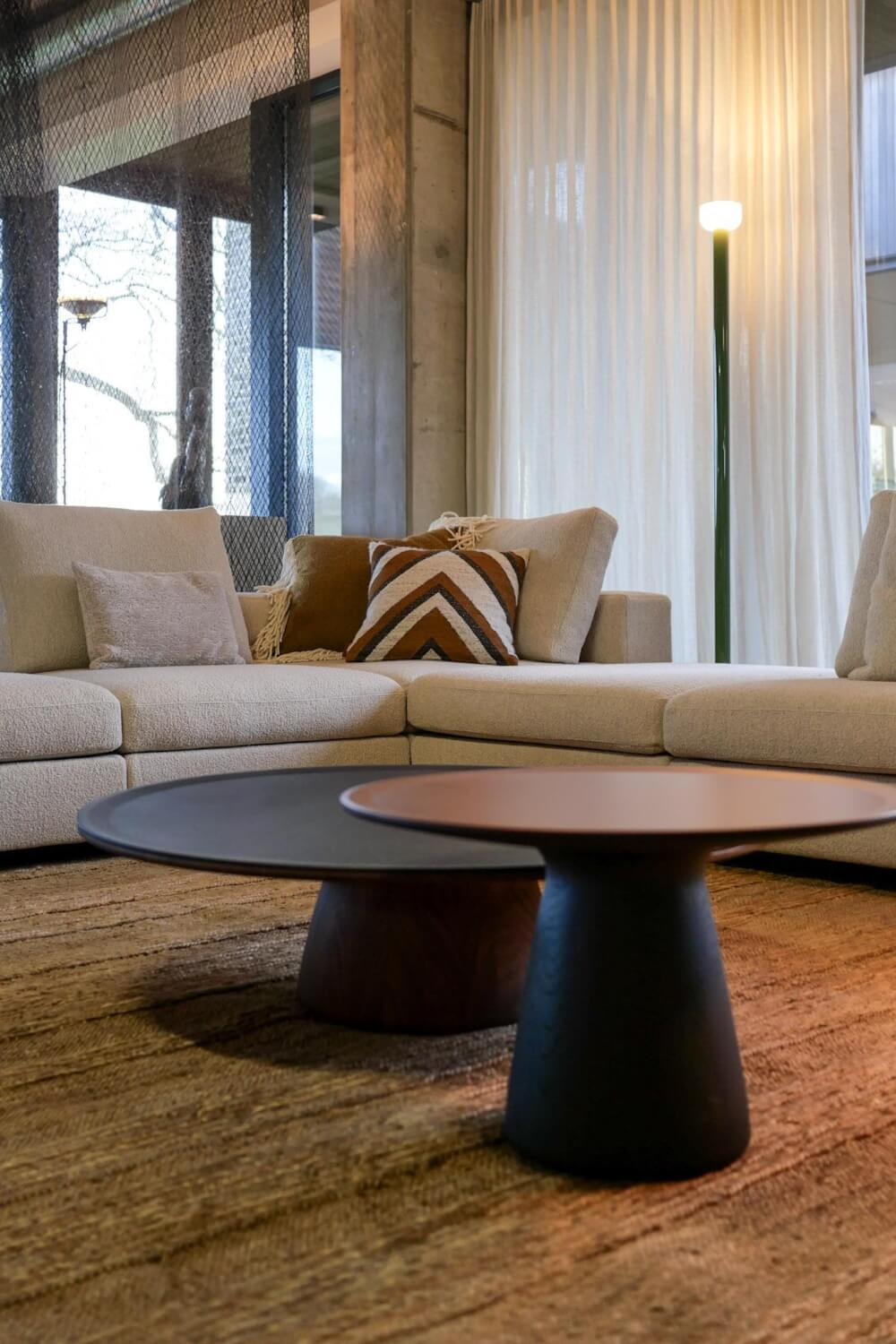 Walter Knoll - Ecksofa Living Landscape 755 Bezug Curly Ivory 02CU Beige Creme Sockel Massivholz Buche Schwarz Lackiert Ohne Sessel Couchtische Dekoration Sowie Lampen - 7