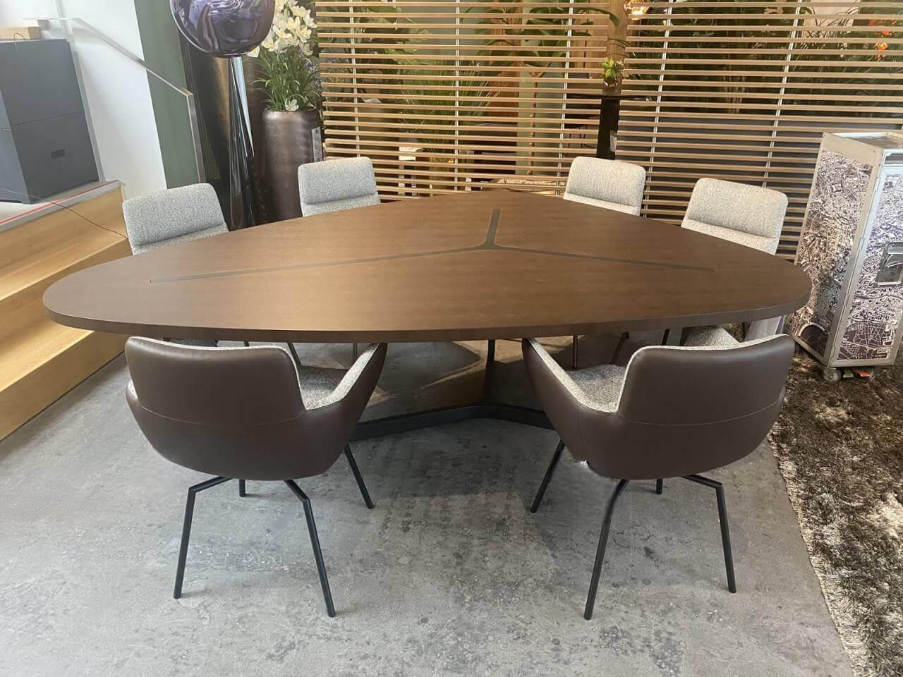 B&B Italia - Esstisch Seven Platte Räuchereiche Gestell Schiefer Schwarz Lackiert - 7