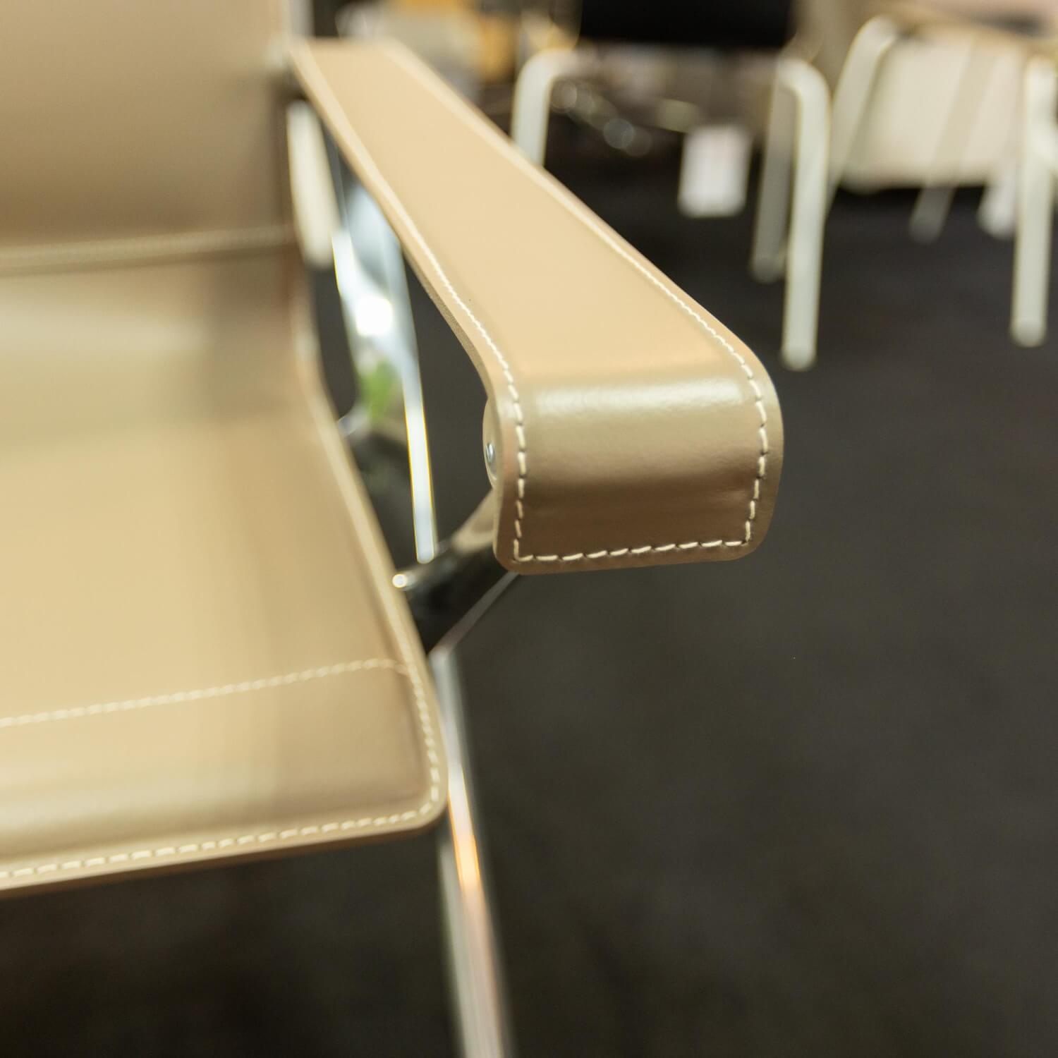 B&B Italia - Sessel Beverly 14  Kernleder Tortora 1121280 Rahmen Aluminium - 12