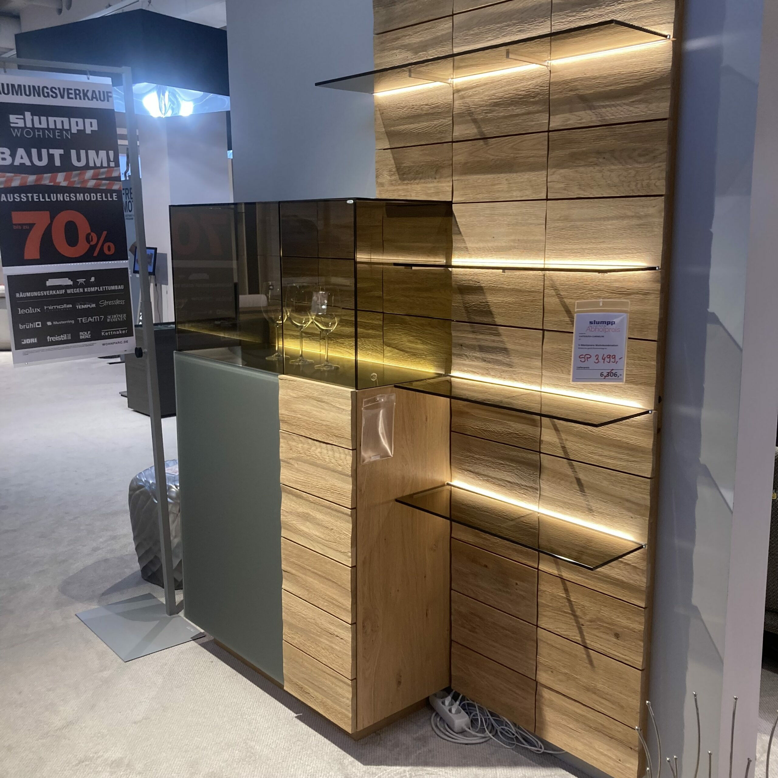Voglauer - Wohnkombination V-Montanara Wildeiche Geölt Glas Montegrau mit LED-Beleuchtung - 3