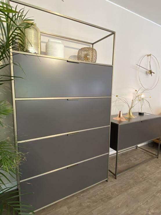Ligne Roset - Vitrine Dita Lack Kommisionsfarben Grau - 4