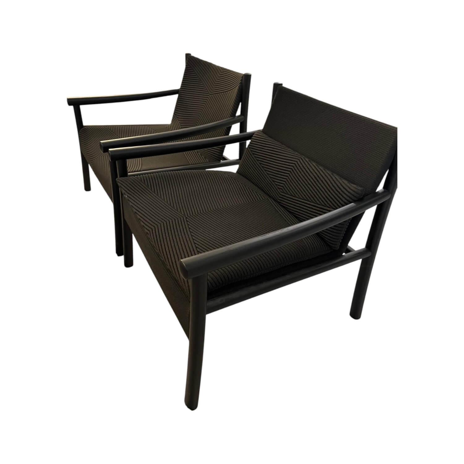Arper - 2er Set Loungesessel Kata 3D Knit Polyesterfasern Charcoal Schwarz Gestell Eiche Massiv Schwarz Gebeizt Inklusive Kissen - 1