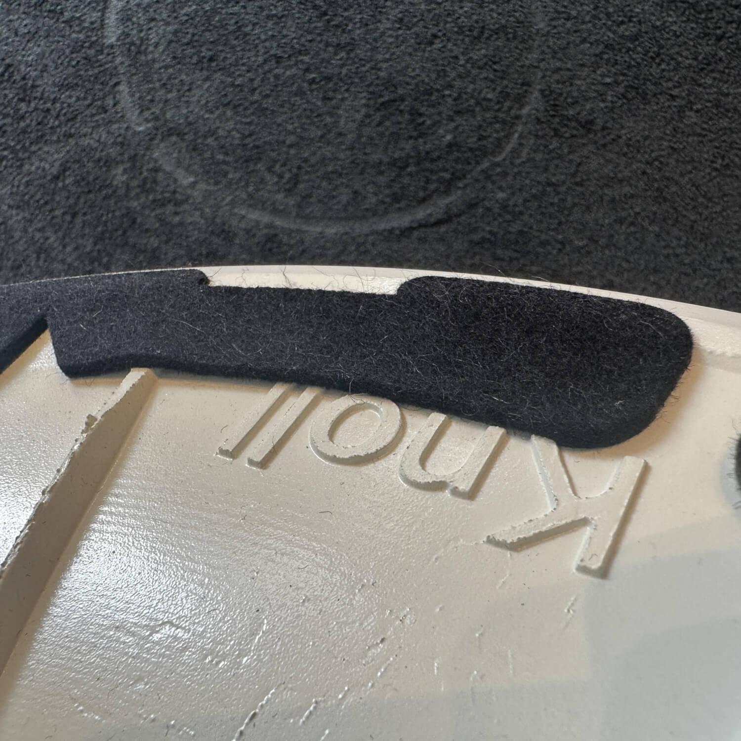 Knoll International - Essgruppe Saarinen Tisch Platte Fenix Weiß Fuß Schwarz Stuhl Tulip Fenix Schwarz Und Weiß Stoff Eva 154 Gold - 5