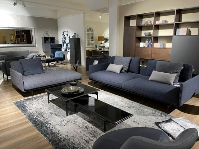 Rolf Benz - Polstergruppe Liv Smart Stoff 24.415 Graublau 24.144 Schwarzblau Aluminiumgestell Verkehrschwarz mit Couchtisch-Set - 2