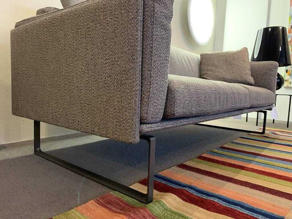 Cassina - Sofa "8" 2-Sitzer Stoff 20305 Quarzo 13F364 mit verstellbarer Kopftsütze in Leder - 4