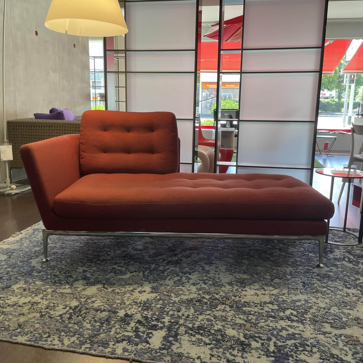 Vitra - Chaise Lounge Suita Klein Stoff Laser Farbe 35 Rot Moorbraun Untergestell Poliert - 1