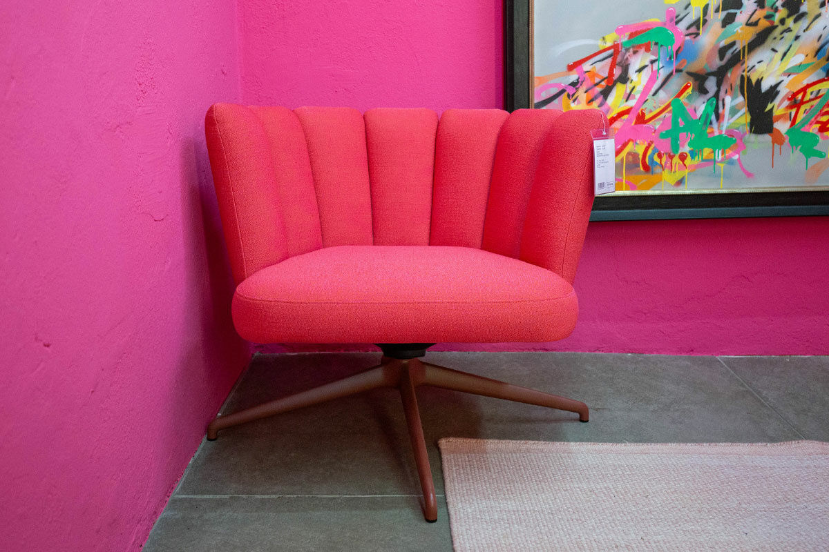 KFF - Sessel Gaia Lounge Stoff Rohi Arco Magenta Pink Gestell Metall Lackiert Bordeaux - 5