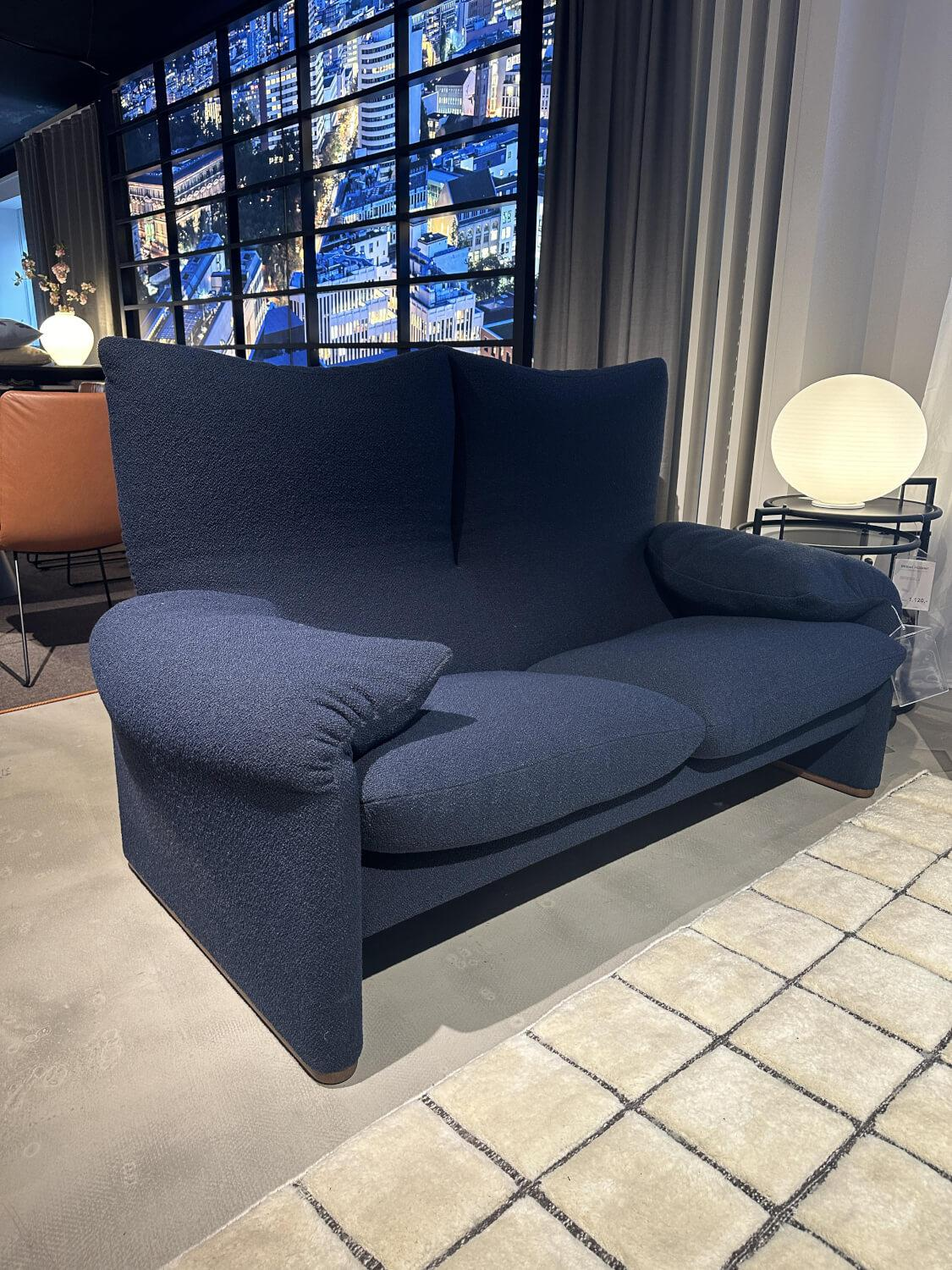 Cassina - Sofa Maralunga Stoff Look Notte Blau Fuß Noce Canaletto Holz Braun - 3