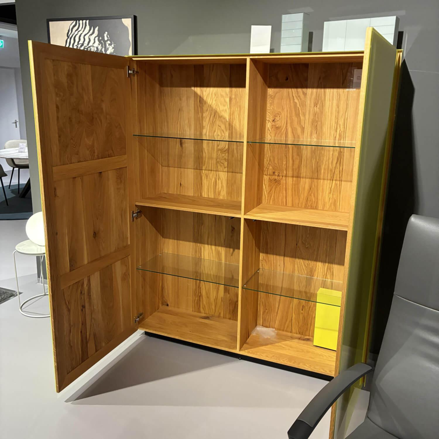 Scholtissek - Highboard Geschirrschrank Novus Glas Glänzend Zinkgelb Gelb Korpus Knorrige Eiche, Gestell Sockel 5 cm, schwarz - 2