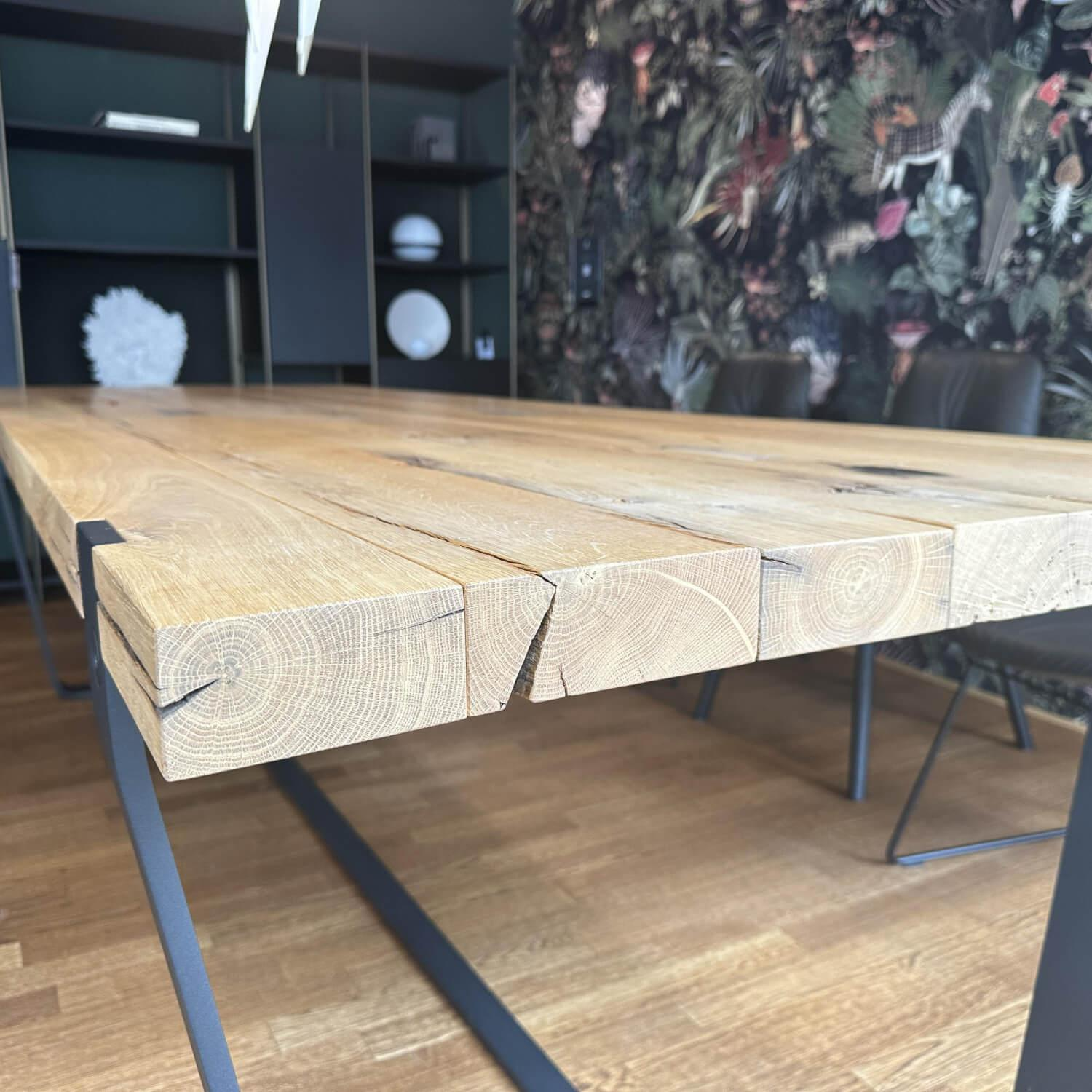 Janua - Tisch BB11 Clamp Platte Eiche Altholz Natur Geölt Füße RAL 9005 Tiefschwarz Schwarz Pulverbeschichtet - 5