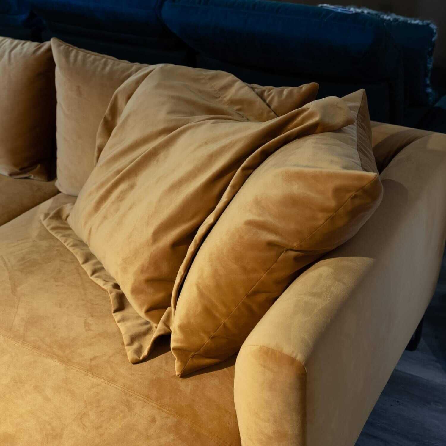 candy-polsterecke-avola-stoff-velvet-gold-metallkufe-schwarz-matt-44c27cff1a32 Candy - Polsterecke Avola Stoff Velvet Gold Metallkufe Schwarz Matt - 5