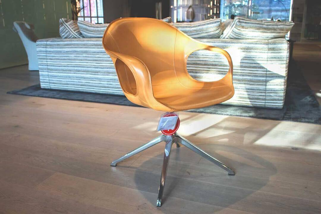 Kristalia - Stuhl Elephant Bezug Kernleder Natur Kreuzfuß Aluminium Glänzend Poliert - 3