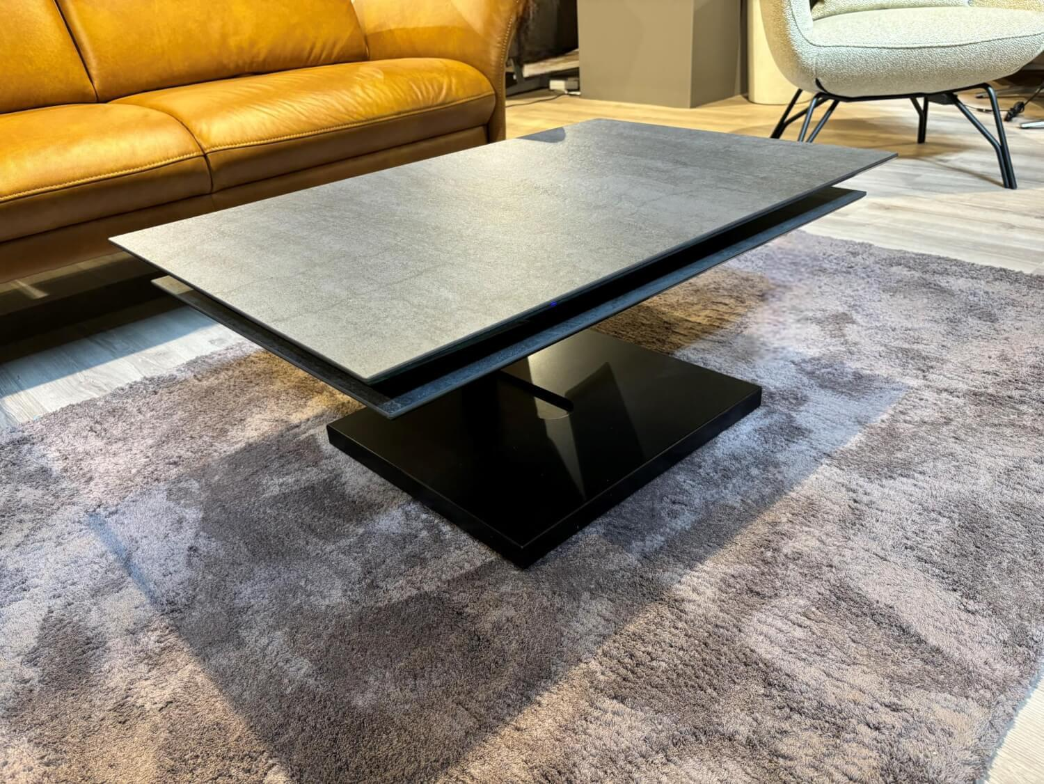 Ronald Schmitt Design - Couchtisch K 666 Platte Keramik Zement Anthrazit Säule Und Sockel RAL 9005 Schwarz Lackiert Rollbar Ausziehbar - 3
