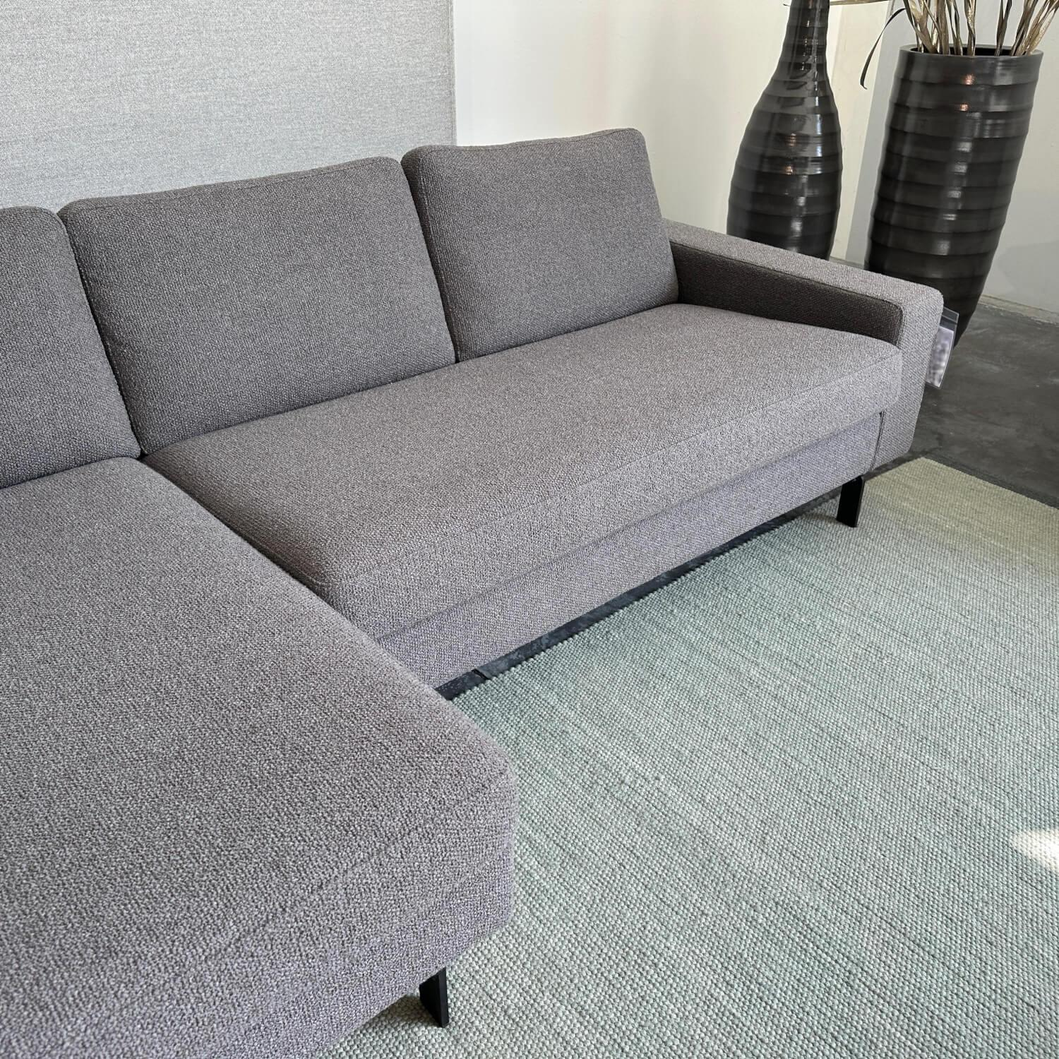 COR - Ecksofa Conseta Stoff 8211 Warmgrau Schmalfuß Schwarz Feinstruktur Inklusive 2 Kuschelkissen - 6