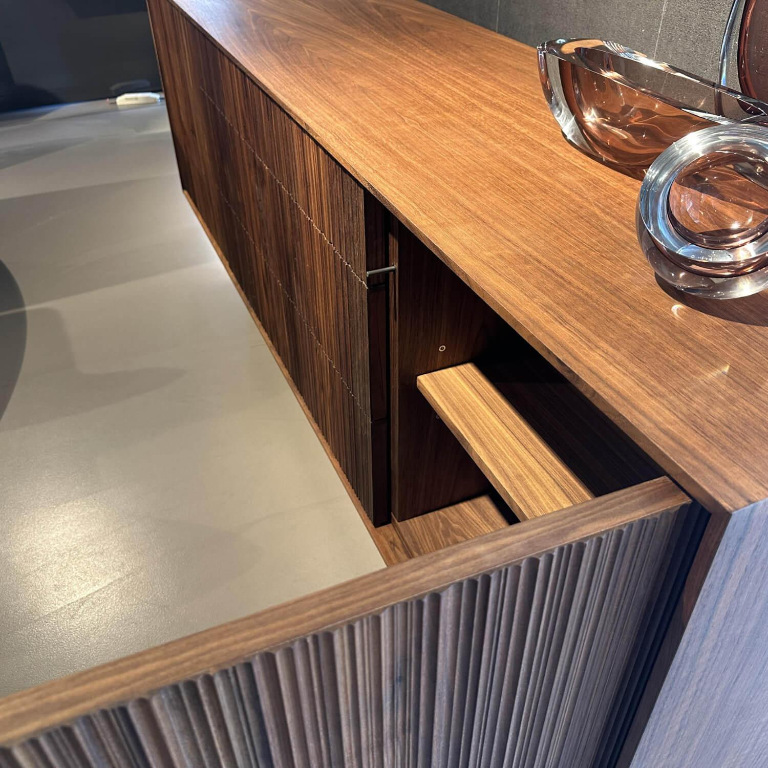 Riva1920 - Sideboard Vela Nussbaum Ohne Knoten Geölt - 5