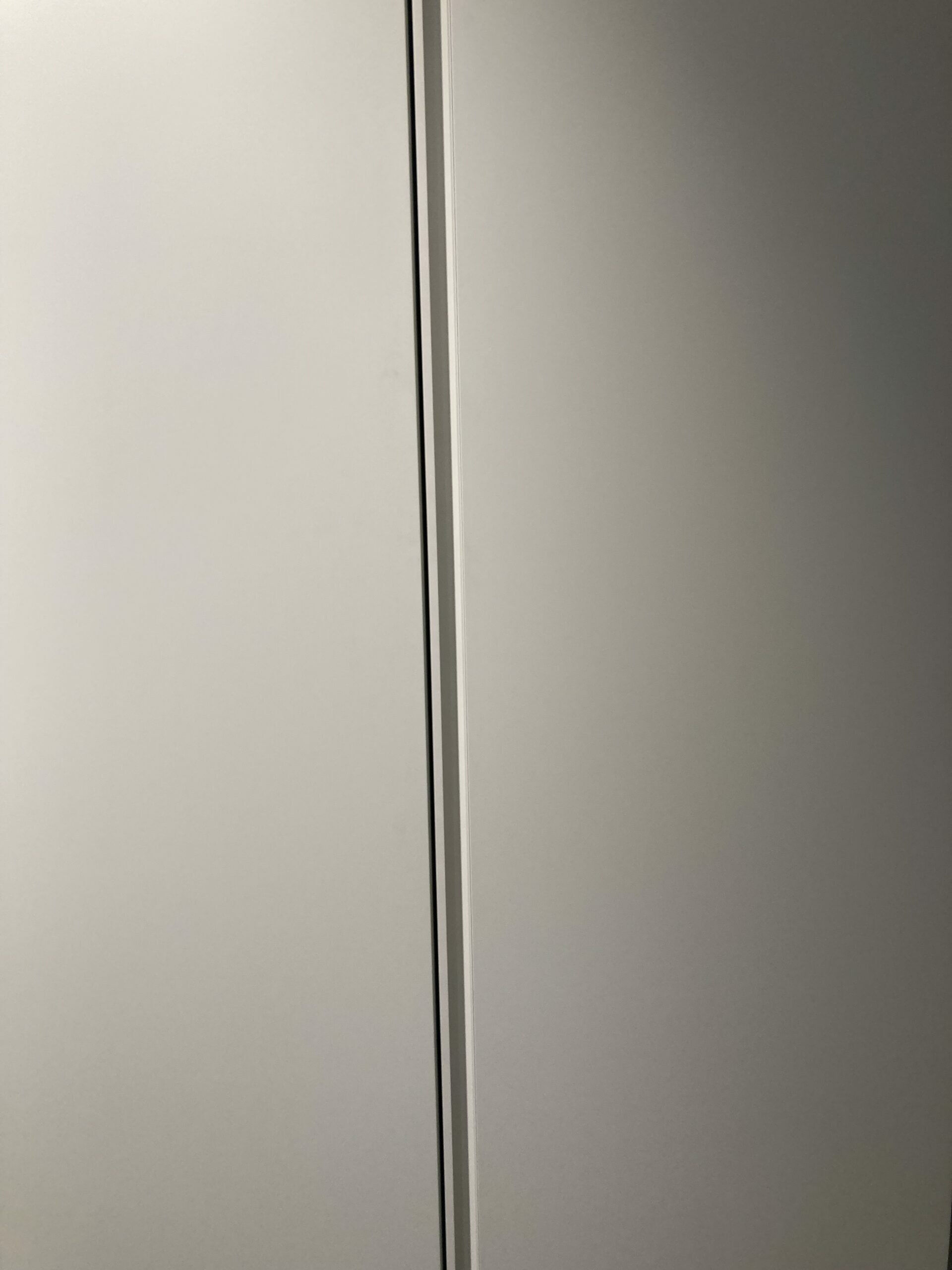 Contur - Drehtürenschrank Loretto Gola Smart Lack Bianco Gesso Weiß Innen Stoffoptik Tramato - 2