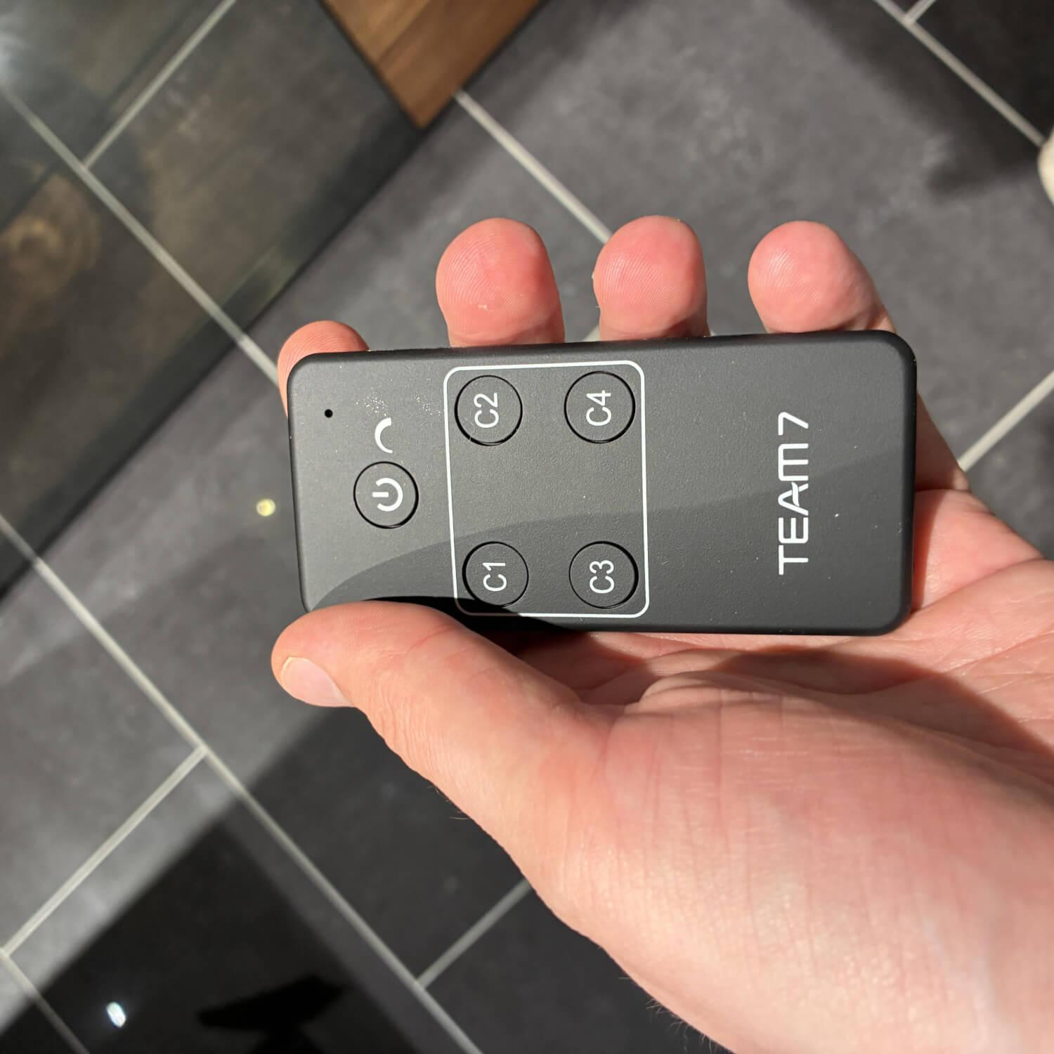 Team 7 - Anrichte Nox Nussbaum Wild Naturöl Mit Palladiumglas Schwarz Matt Mit Beleuchtung - 7