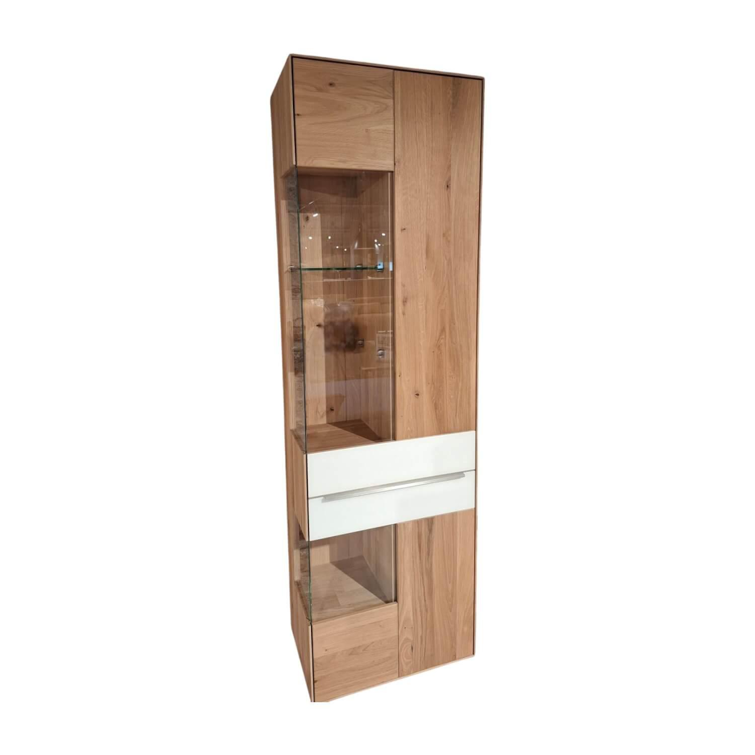 Decker - Vitrine Ramos Wildeiche Massiv Natur Geölt Akzent Glas Weiß Satiniert Griff Edelstahloptik - 1
