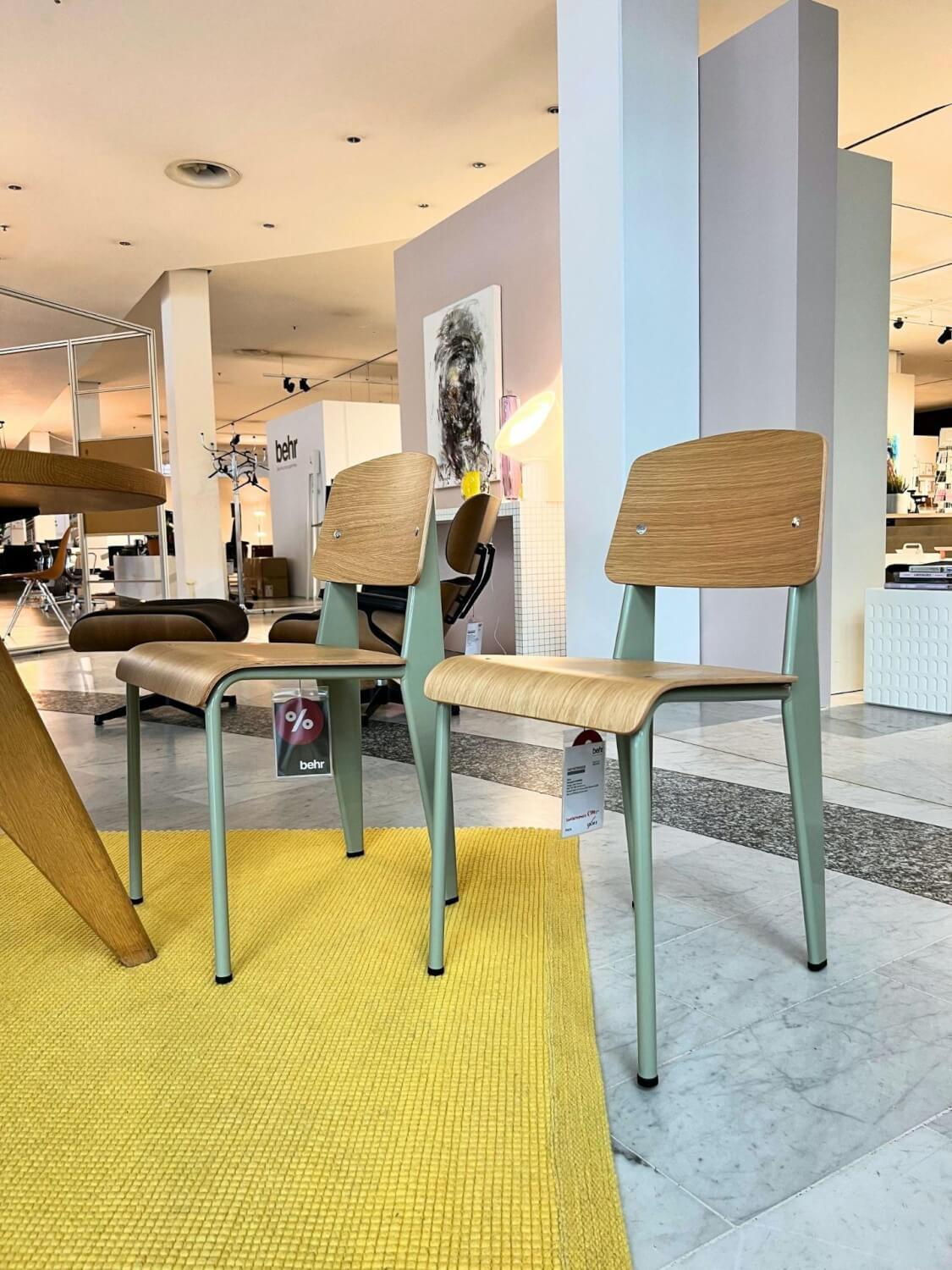 Vitra - 2er-Set Stuhl Standard Eiche Natur Gestell Stahl 13 Prouvé Gris Vermeer Grau Grün Glatt - 2